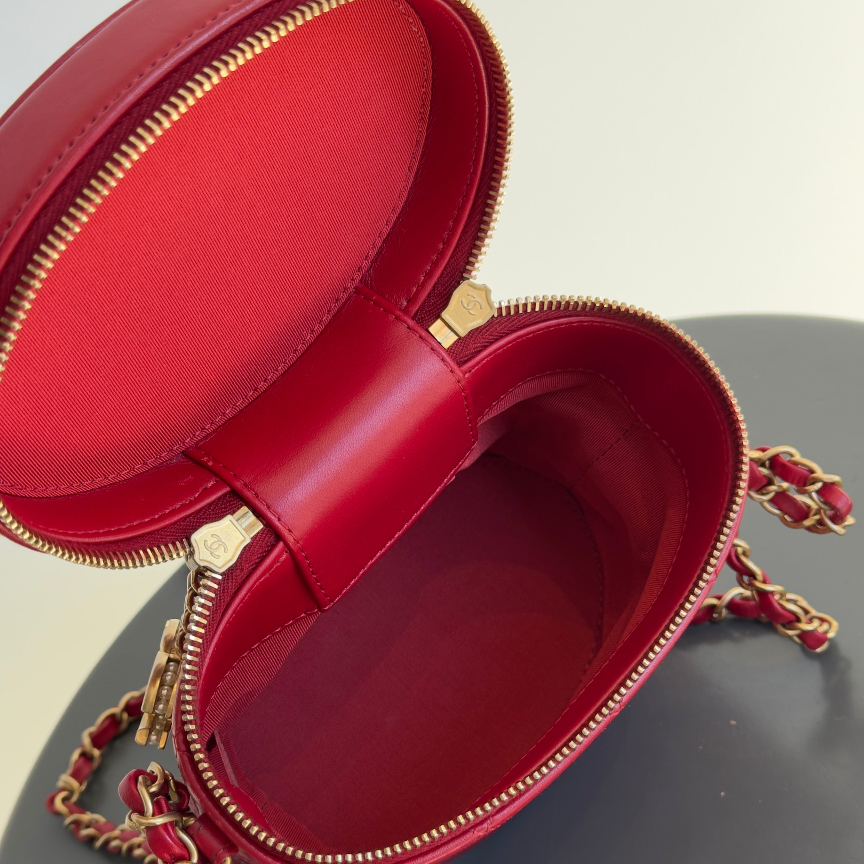 Chanel Pearl Logo Red Top Handle Vanity Case With Chain - Queen May