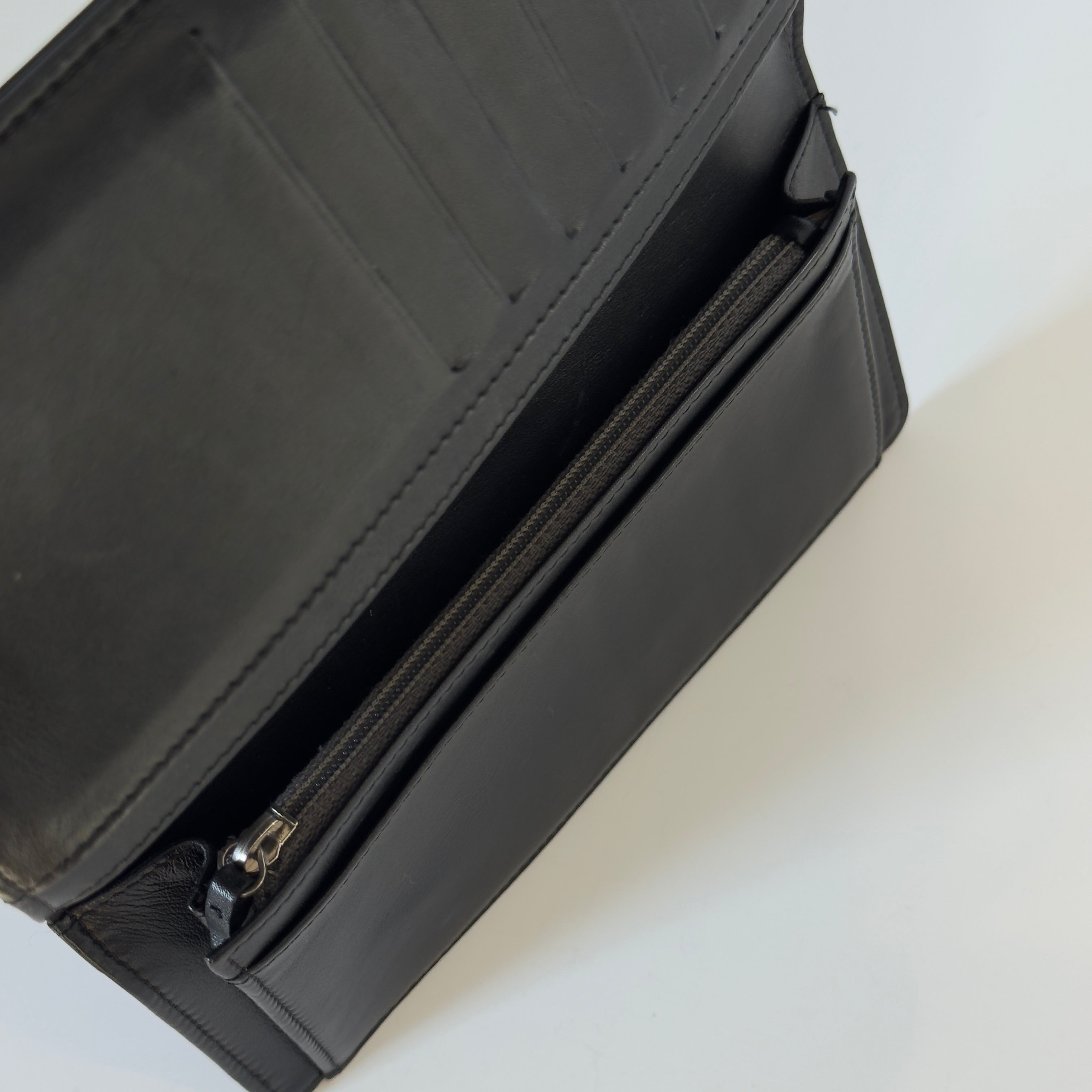 Chanel Camellia Makeup Palette Patent Long Wallet - Queen May