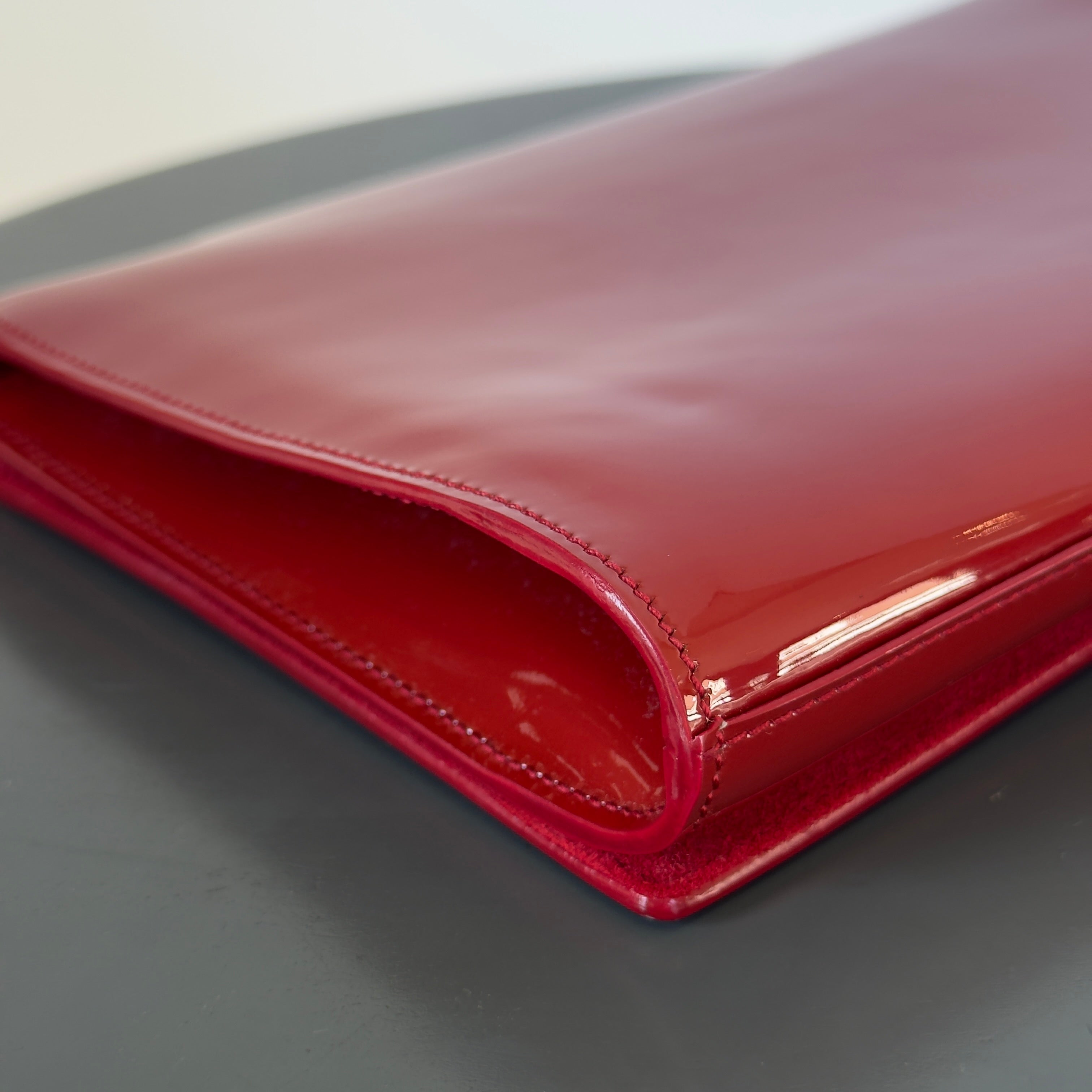Yves Saint Laurent Belle De Jour Patent Leather Clutch Red - Queen May