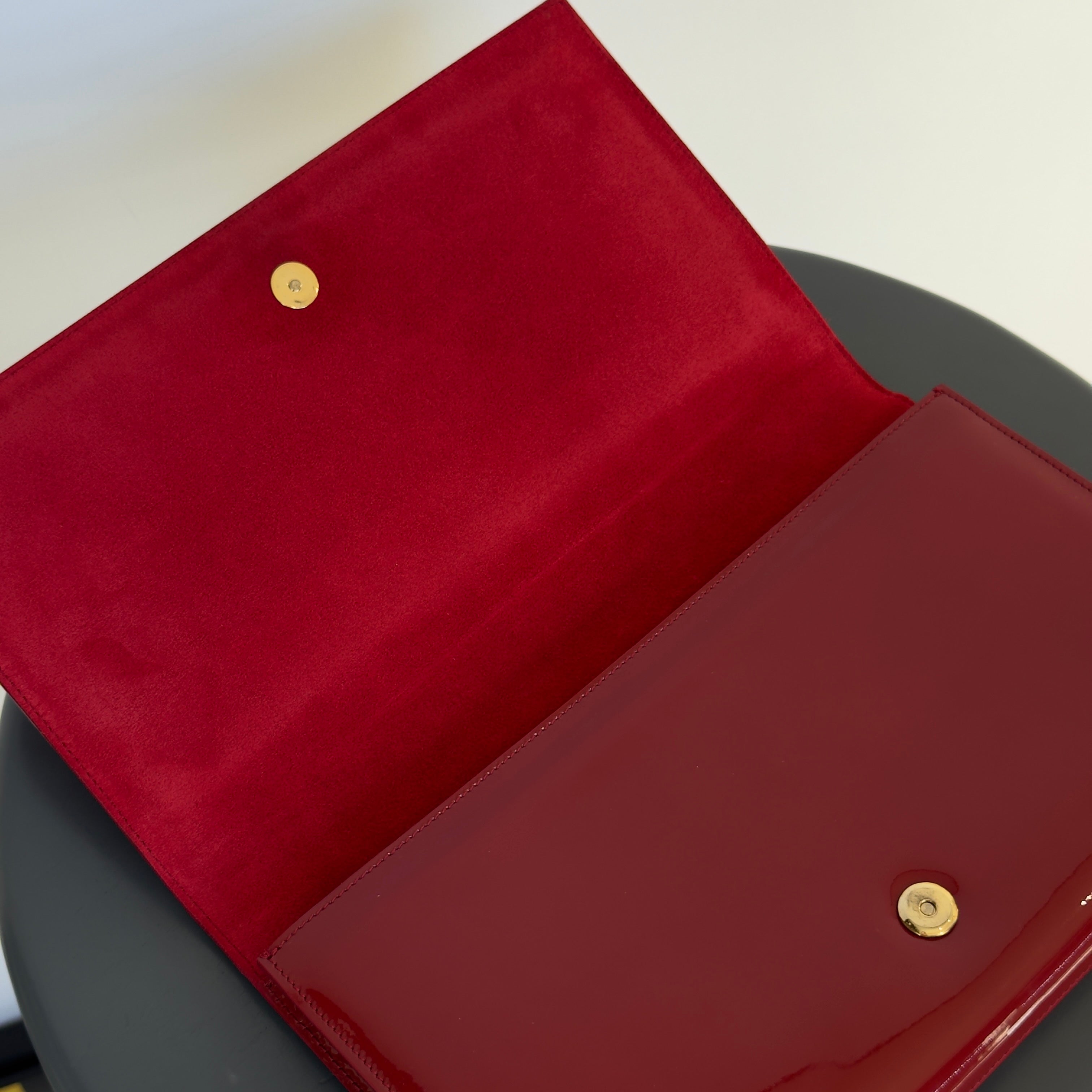 Yves Saint Laurent Belle De Jour Patent Leather Clutch Red - Queen May