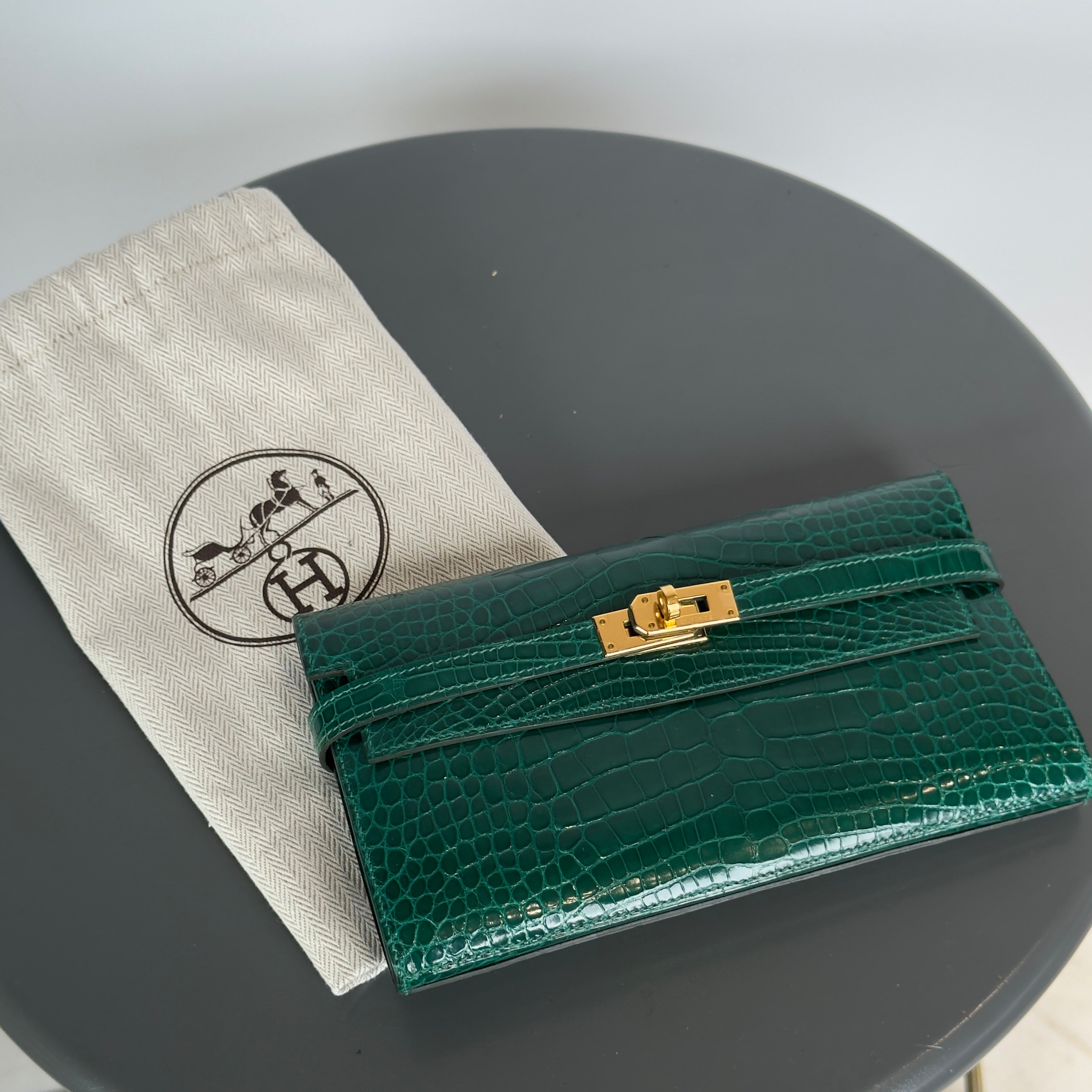 Hermes Kelly Longue Wallet Emerald Shiny Alligator - Queen May