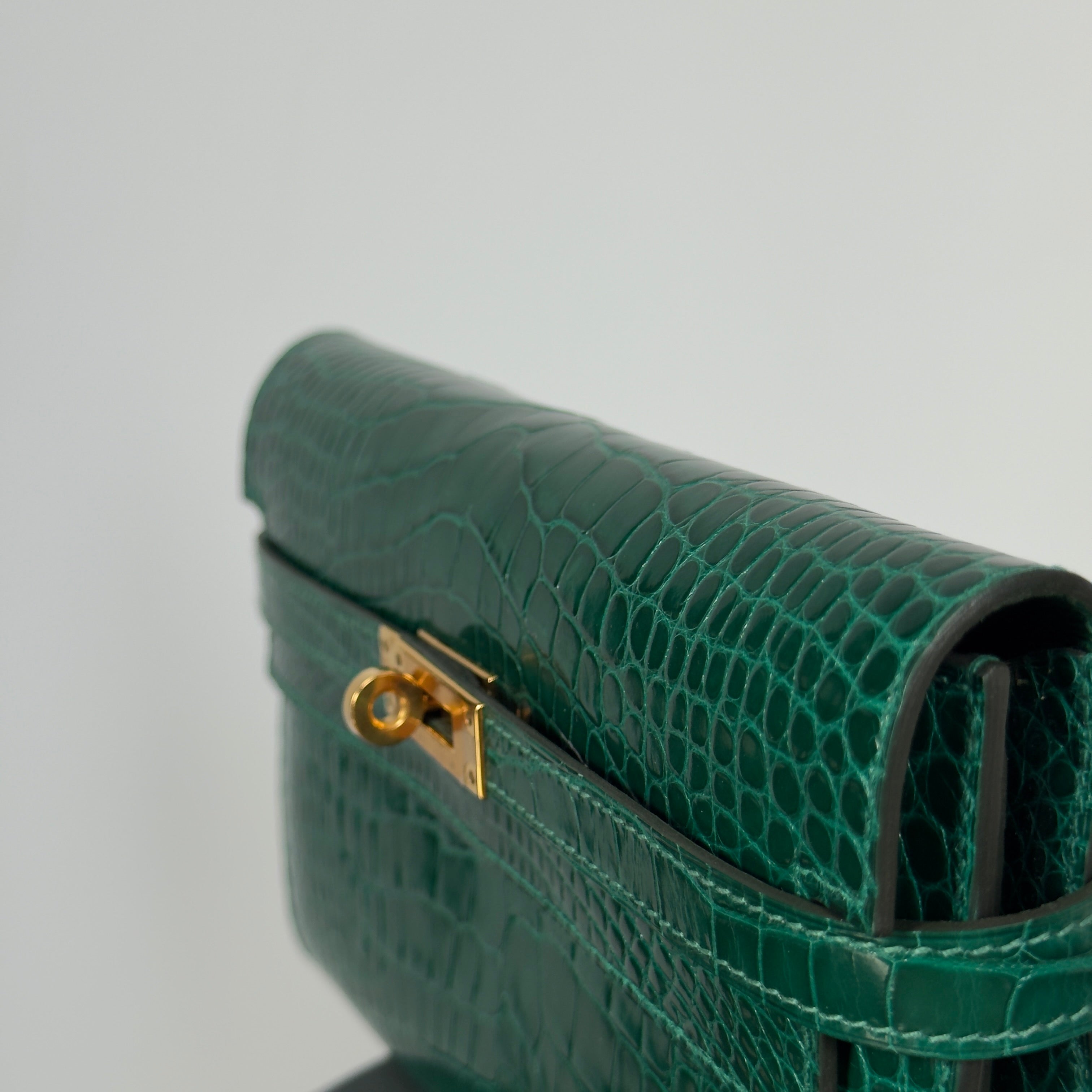 Hermes Kelly Longue Wallet Emerald Shiny Alligator - Queen May