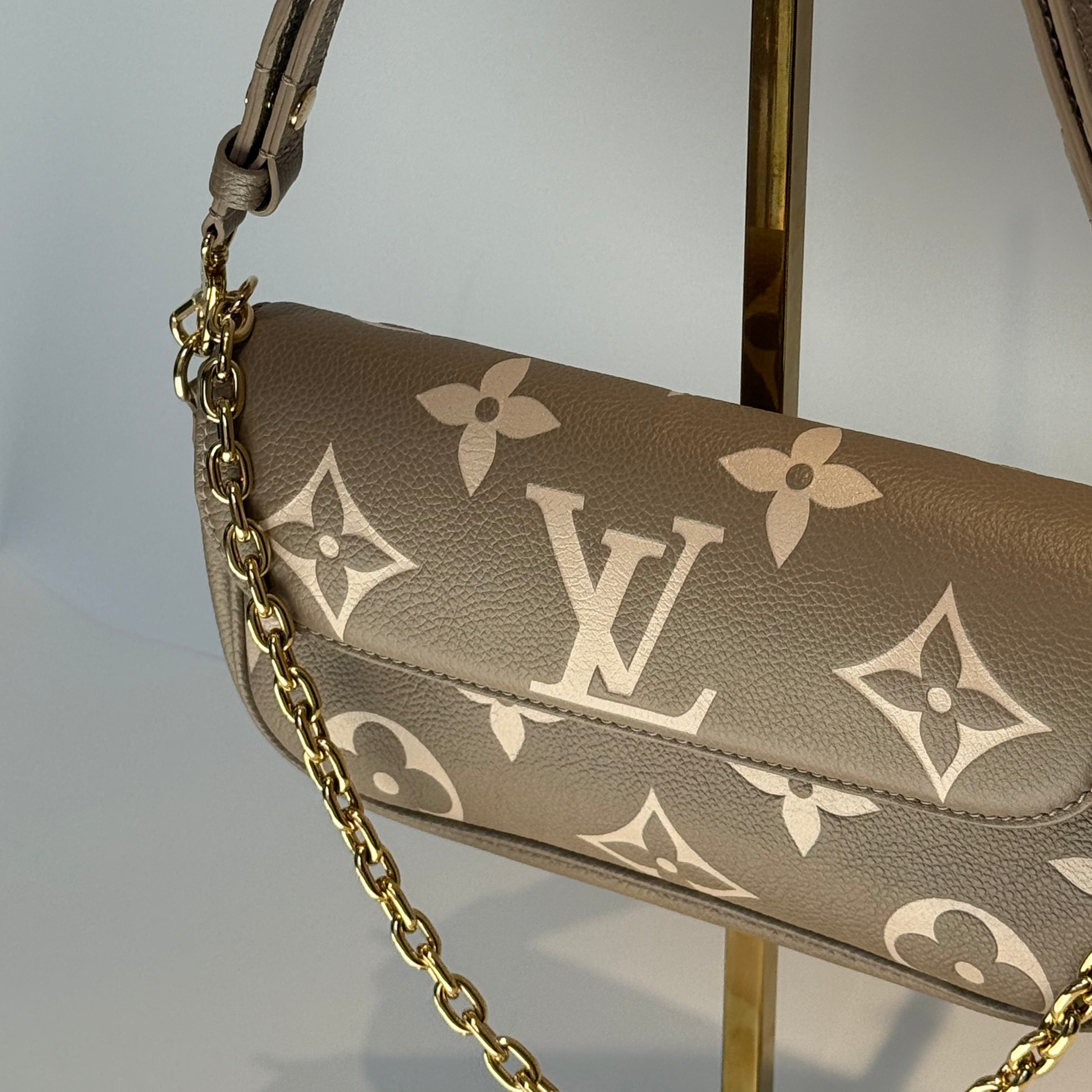 Louis Vuitton Empriente Ivy Dove/Cream - Queen May