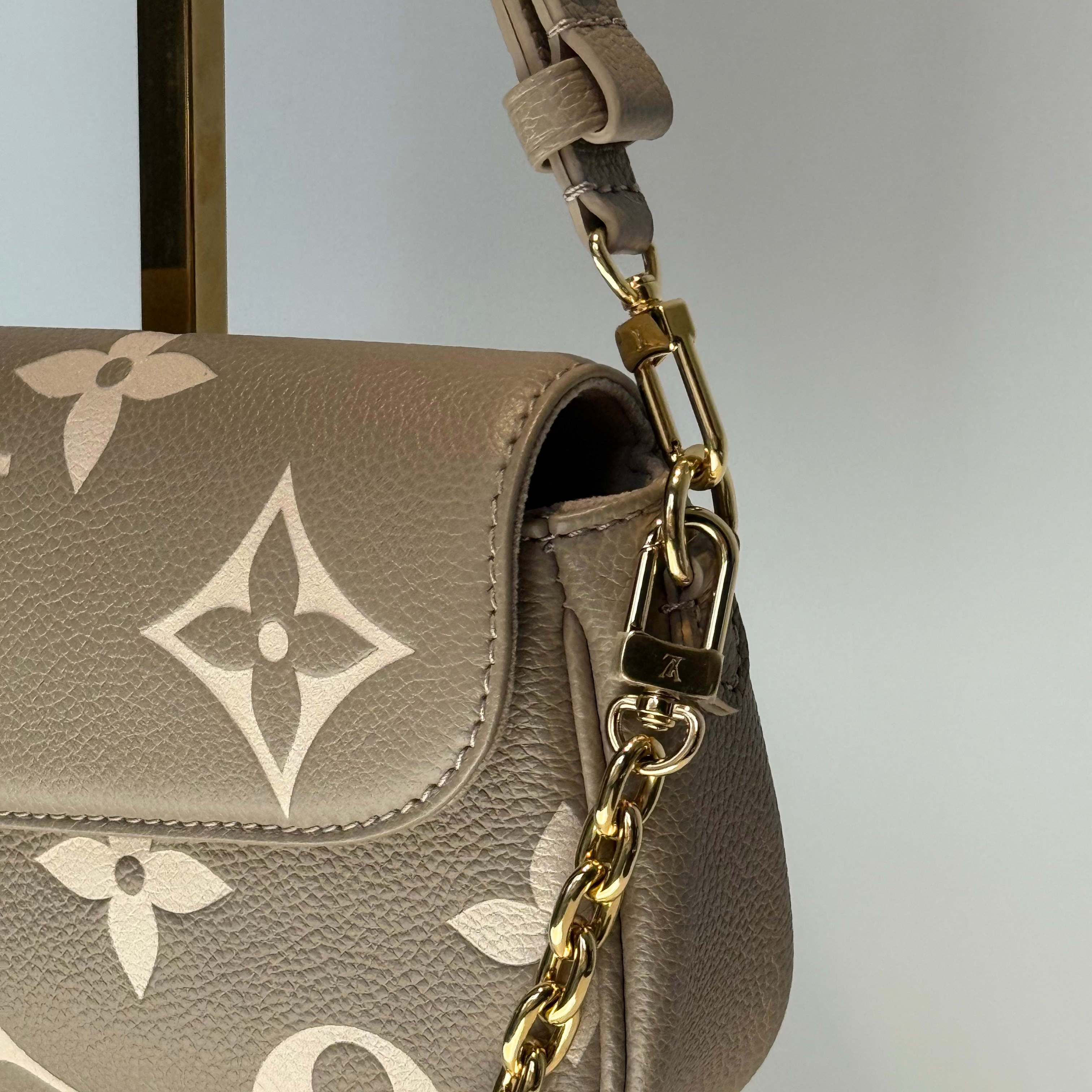 Louis Vuitton Empriente Ivy Dove/Cream - Queen May