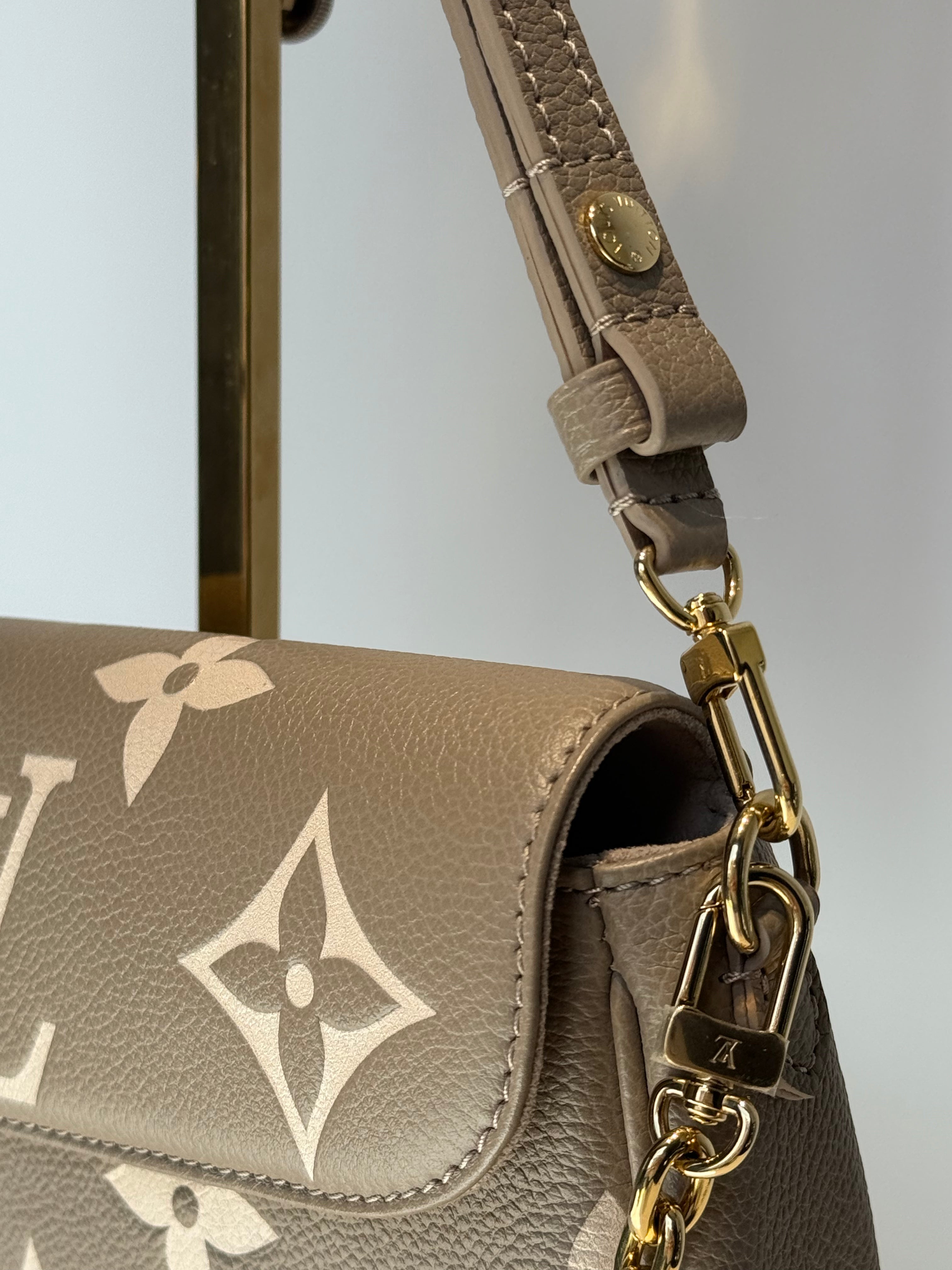 Louis Vuitton Empriente Ivy Dove/Cream - Queen May