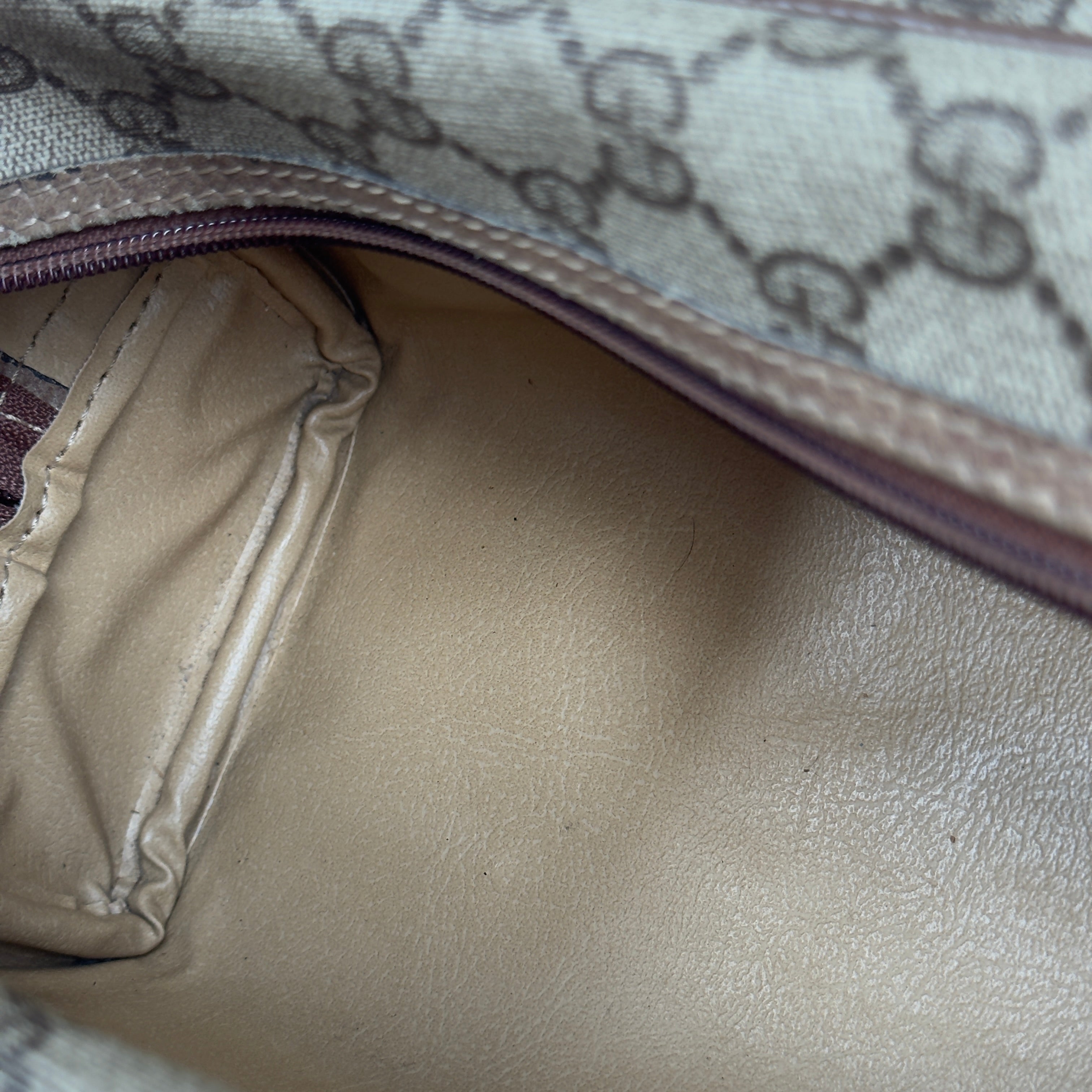 Vintage Gucci GG Supreme Canvas Cosmetic Case - Queen May