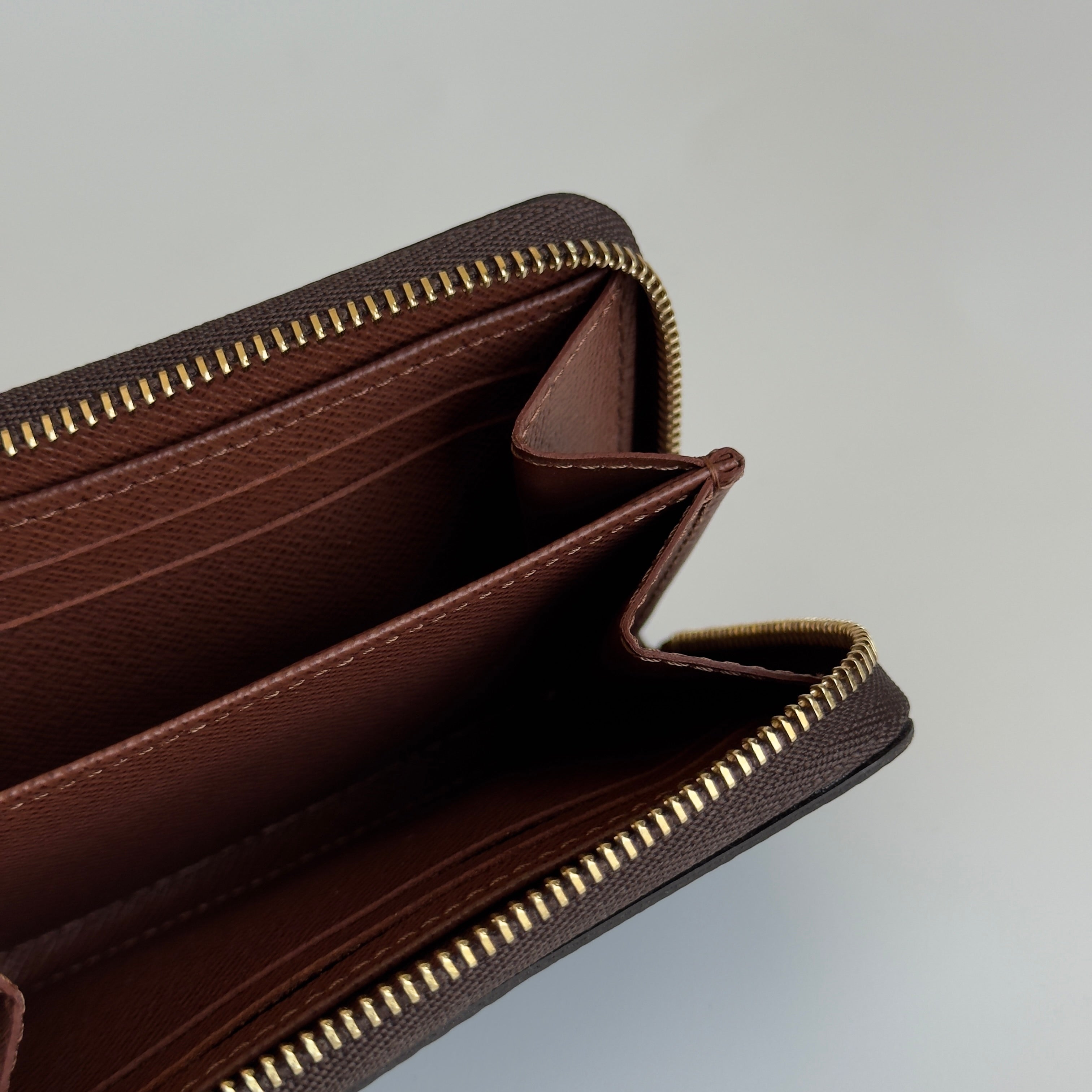 Louis Vuitton Monogram Zippy Wallet - Queen May