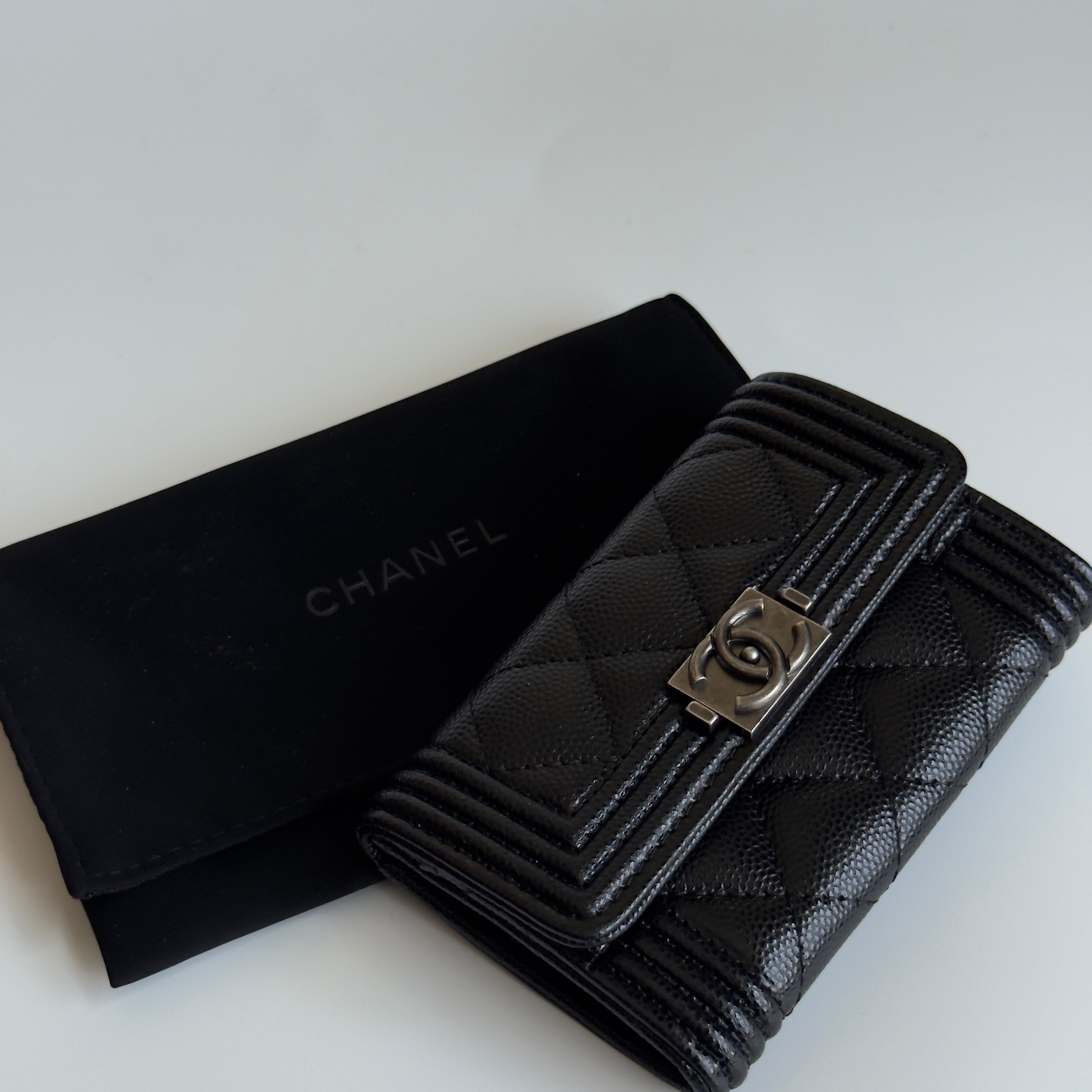 Chanel Boy Flap Card Holder Black - Queen May