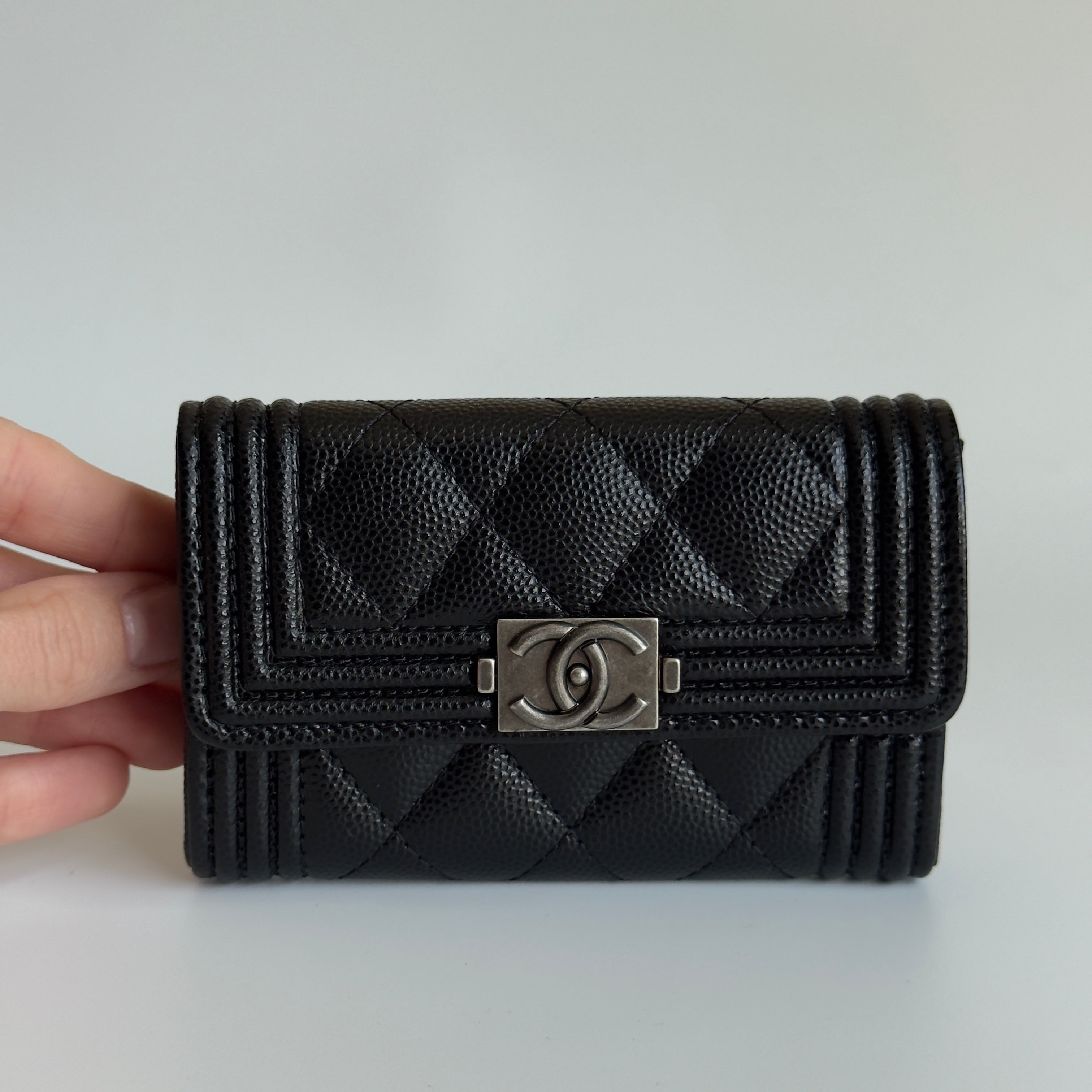 Chanel Boy Flap Card Holder Black - Queen May