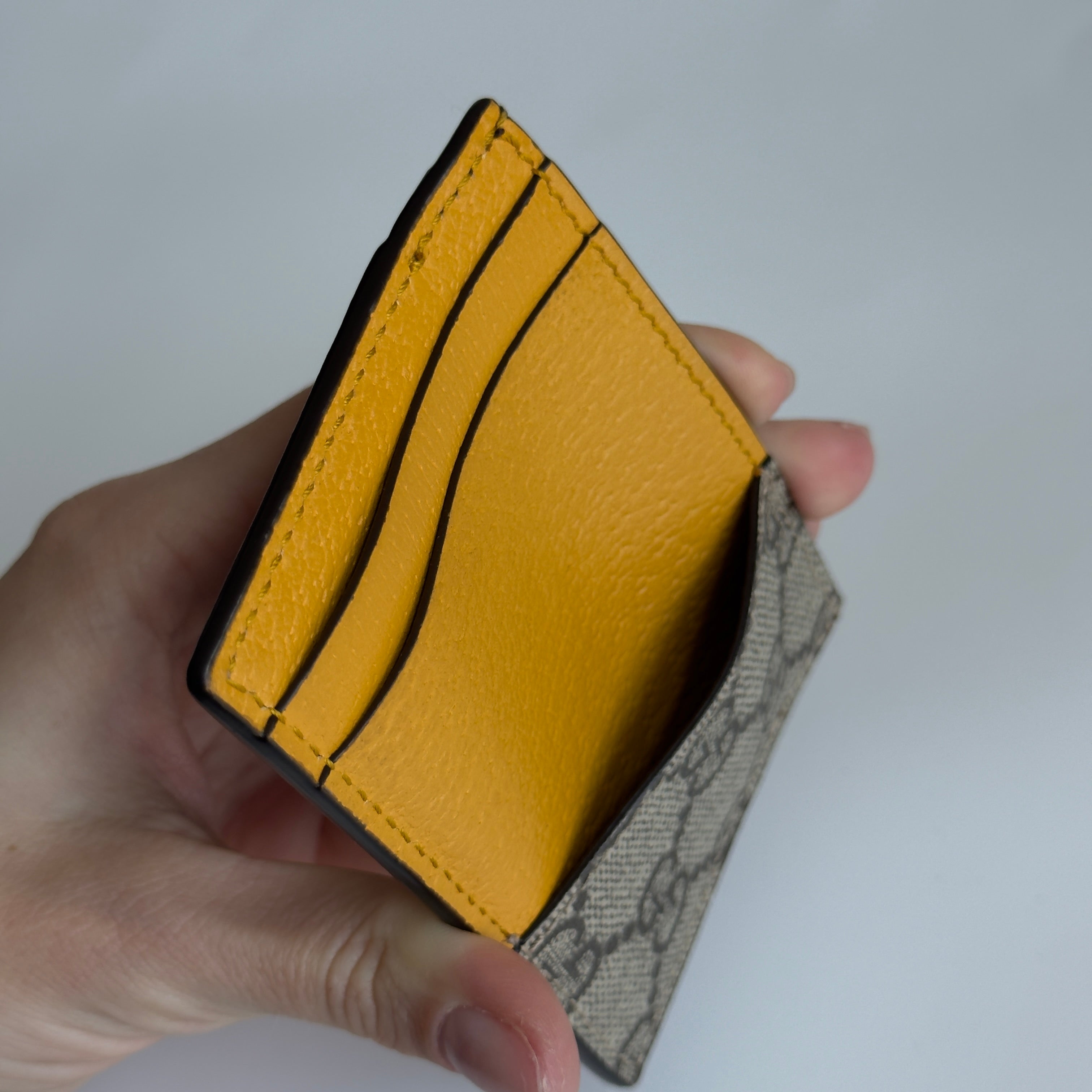 Gucci Supreme Cardholder - Queen May