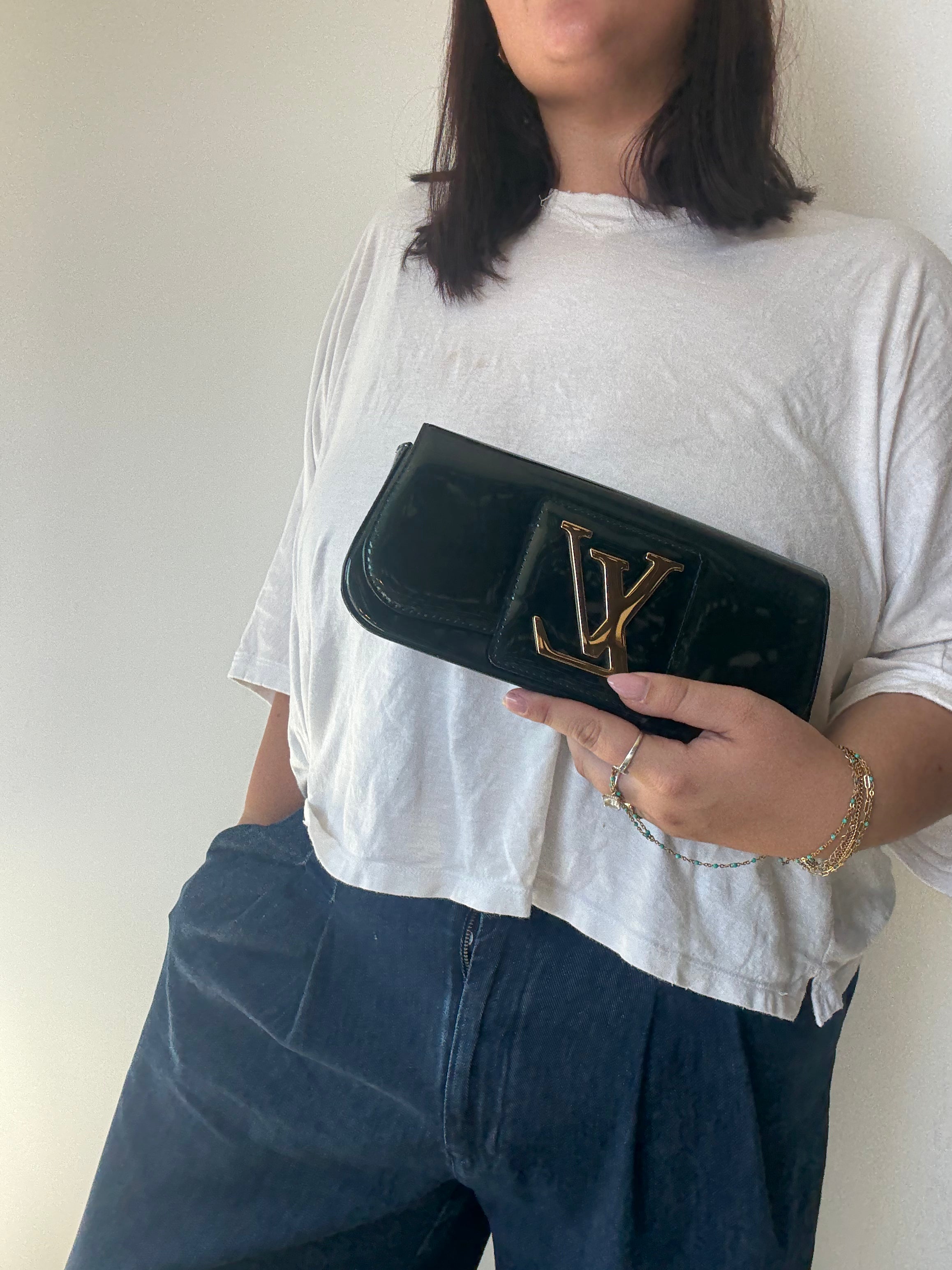 Louis Vuitton Vernis Sobe Clutch Green - Queen May