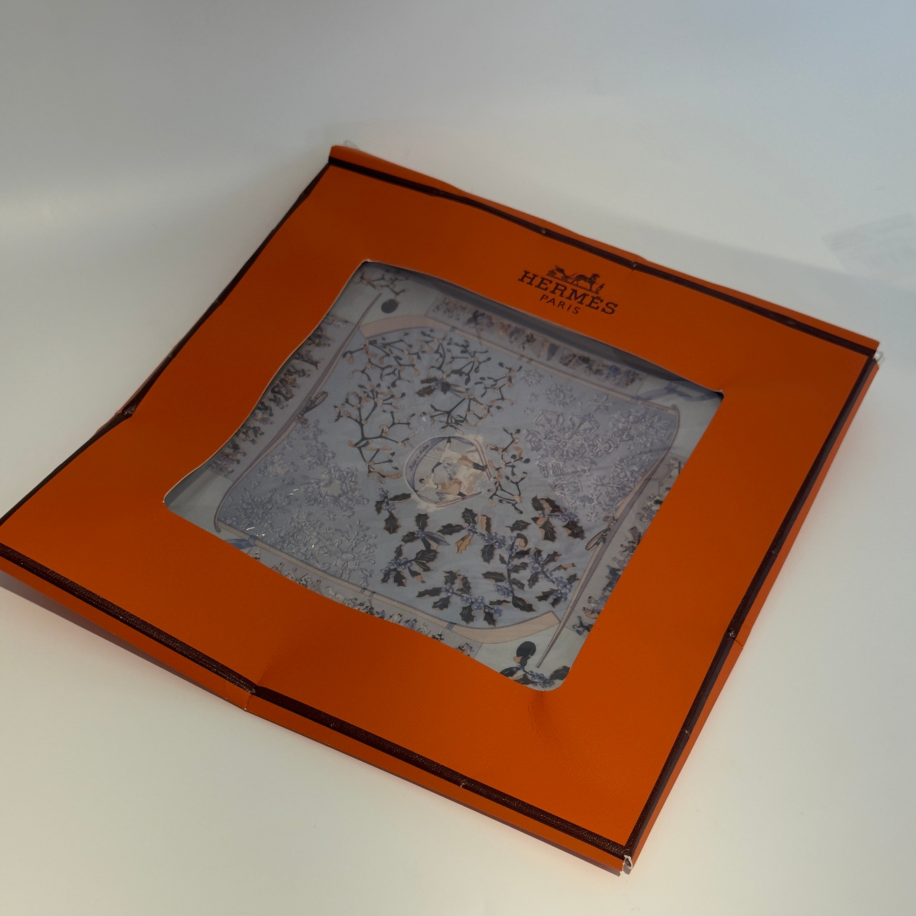 Rare Hermes Neige D' Antan Scarf 90 - Queen May