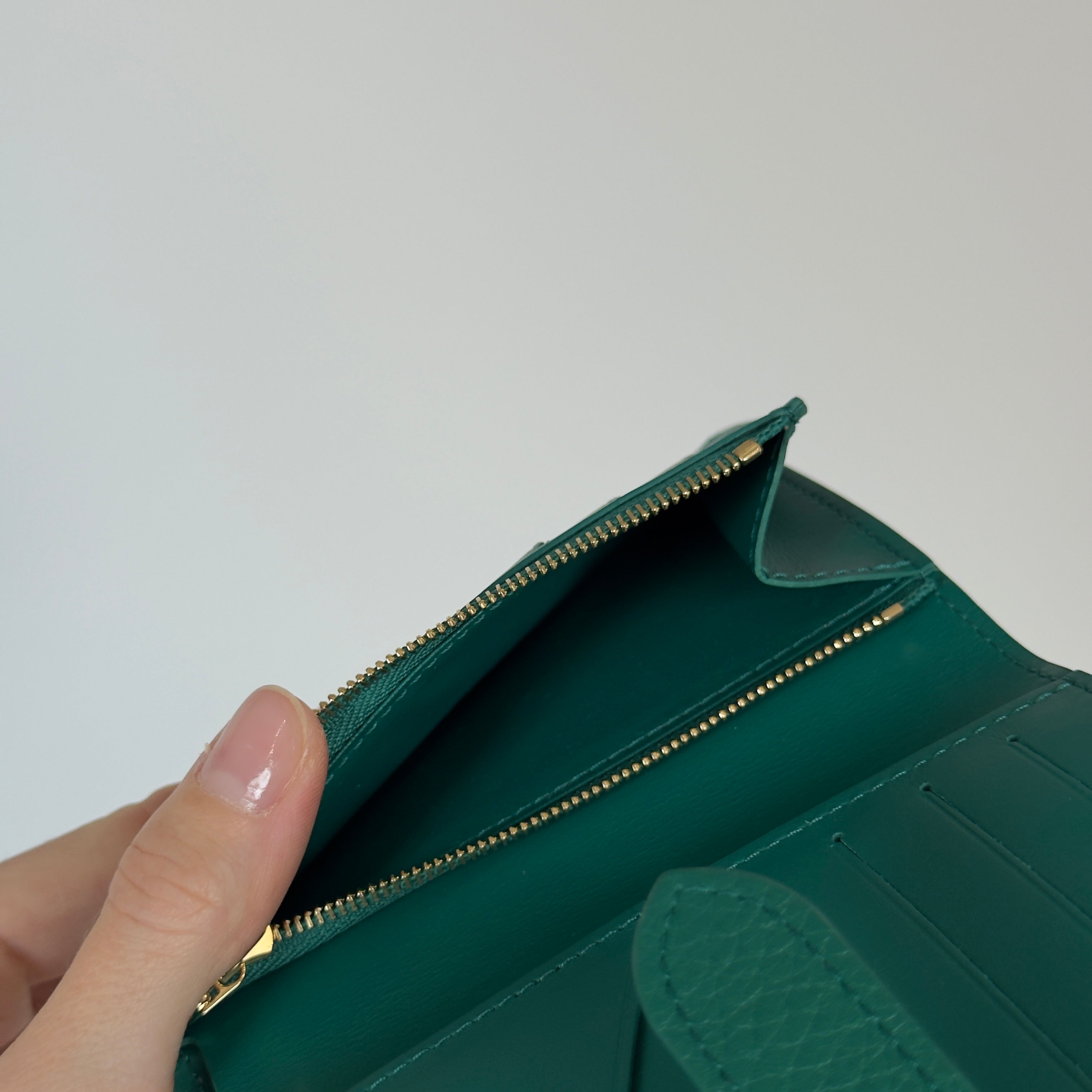 Louis Vuitton Vertical Wallet Taurillion Leather Compact Green - Queen May