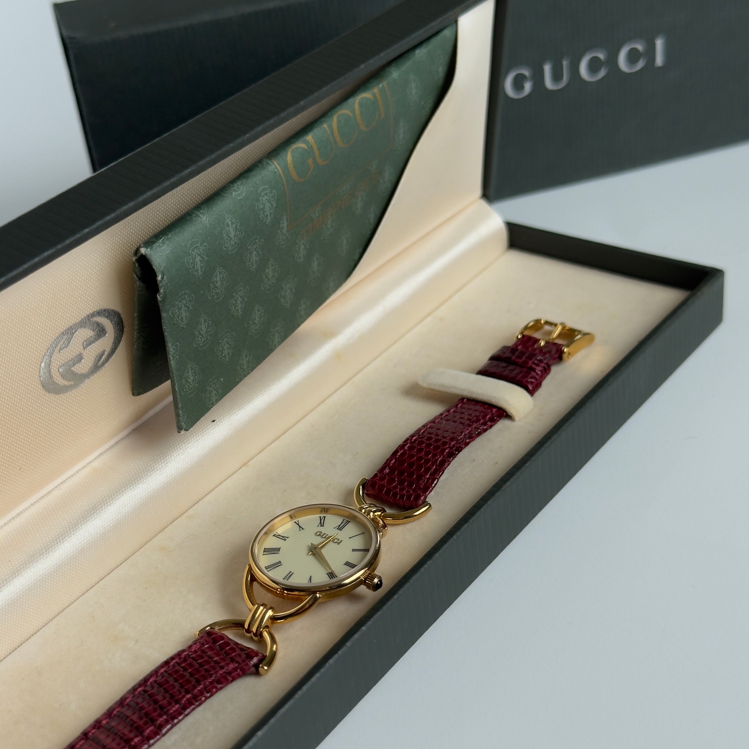 Vintage Gucci Ladies Watch 6000.2.L - Queen May