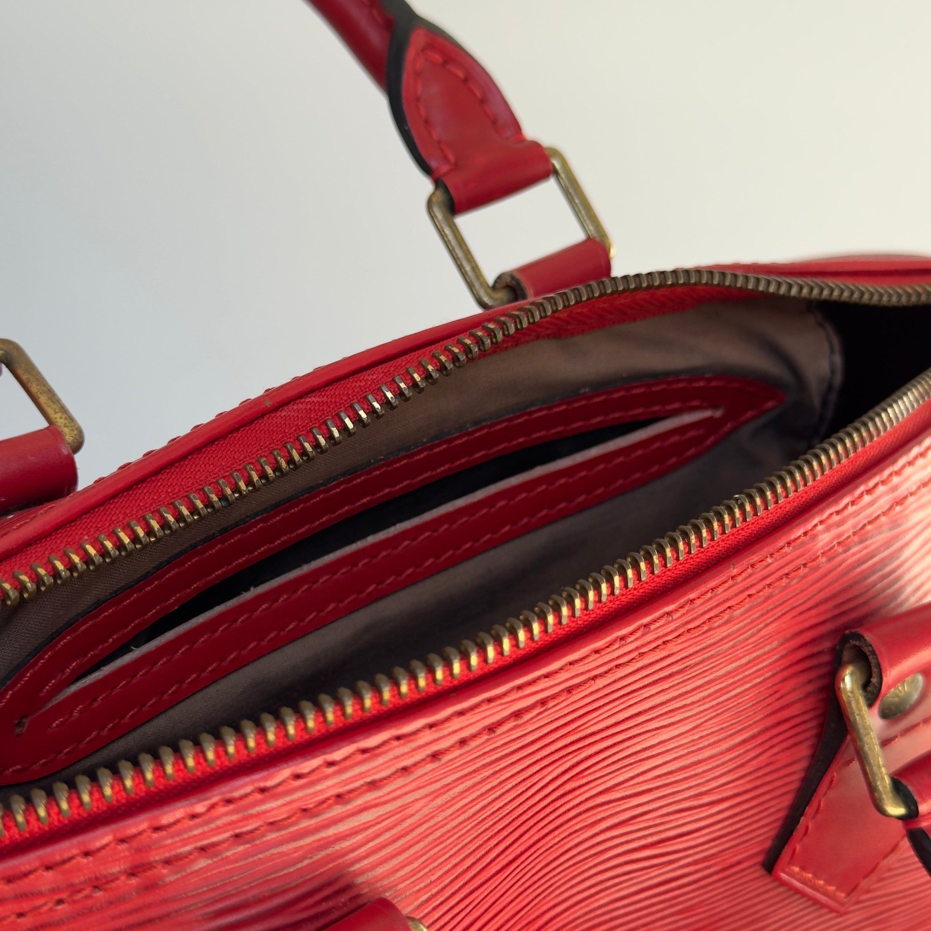 Louis Vuitton Red Epi Speedy 30 - Queen May
