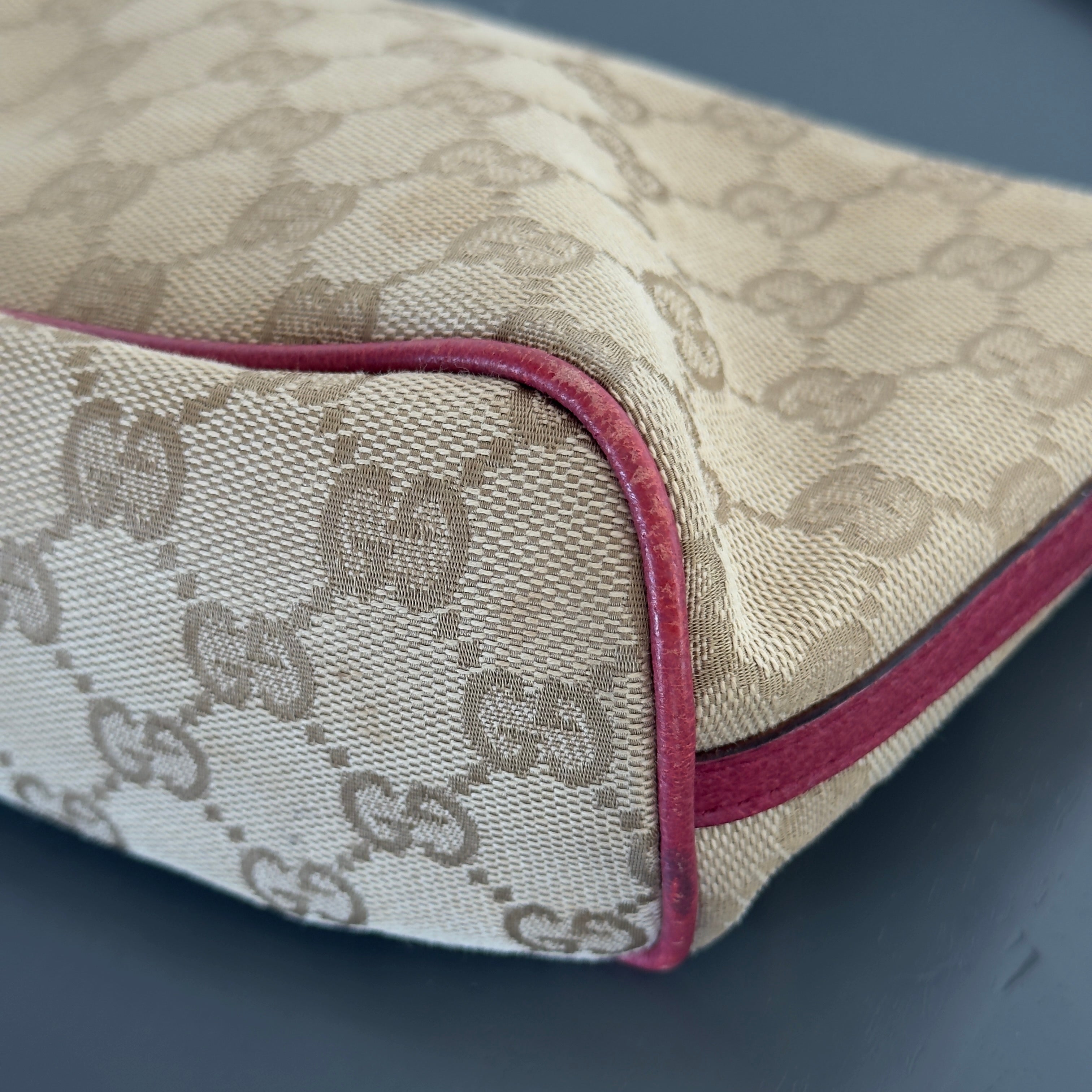 Gucci Boat Pochette - Queen May