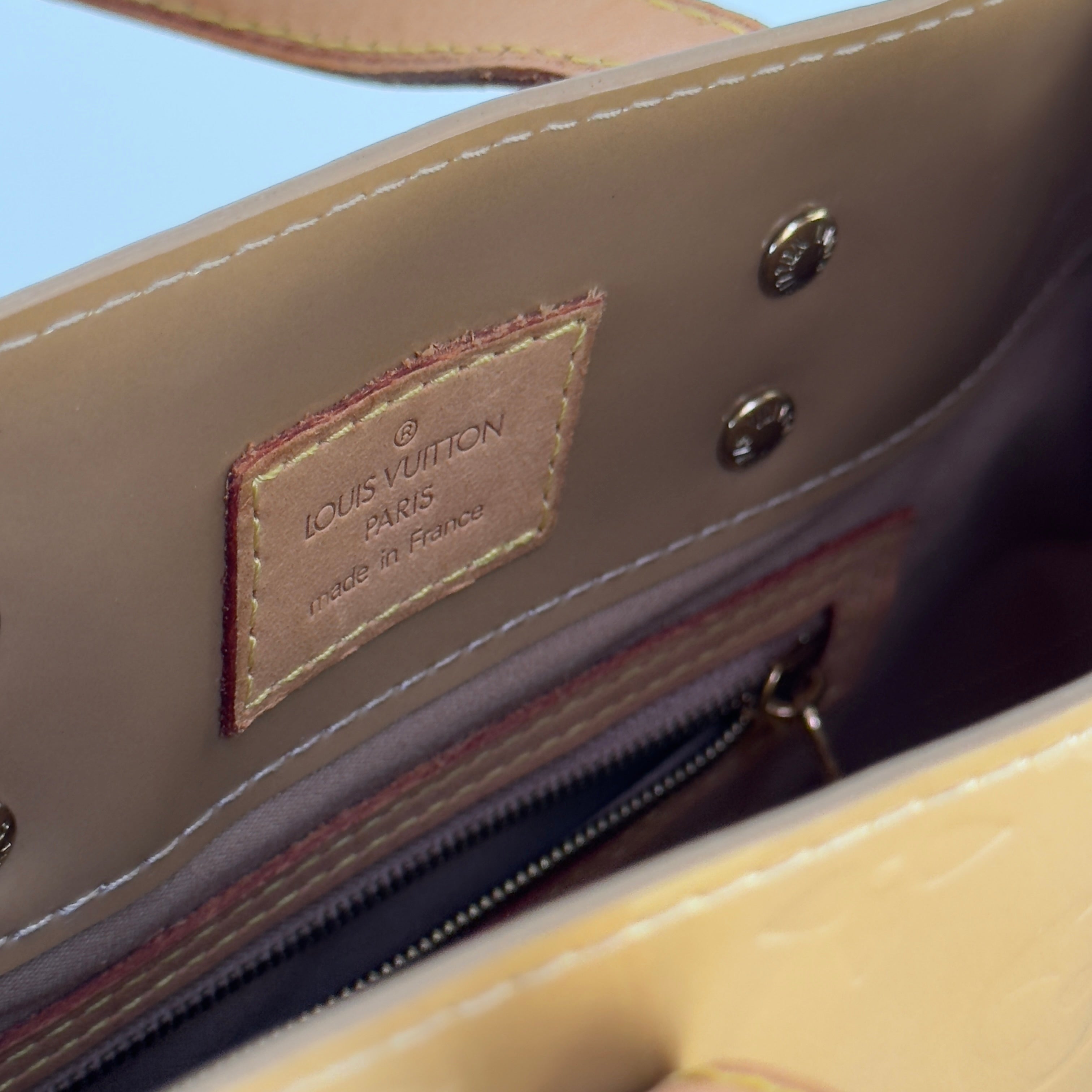 Louis Vuitton Vernis Reade - Queen May