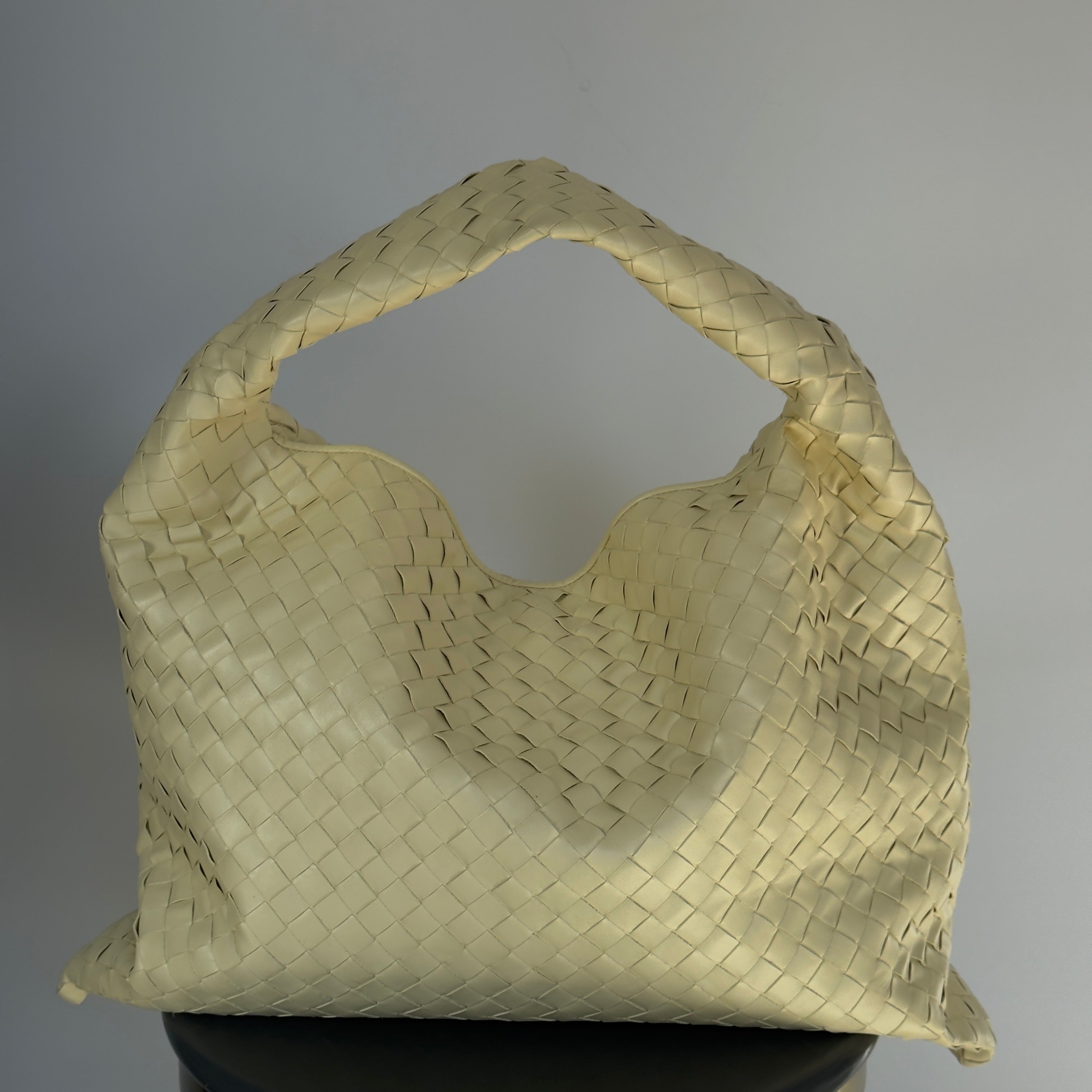 Bottega Veneta Large Intrecciato Hop Bag Chamomile - Queen May