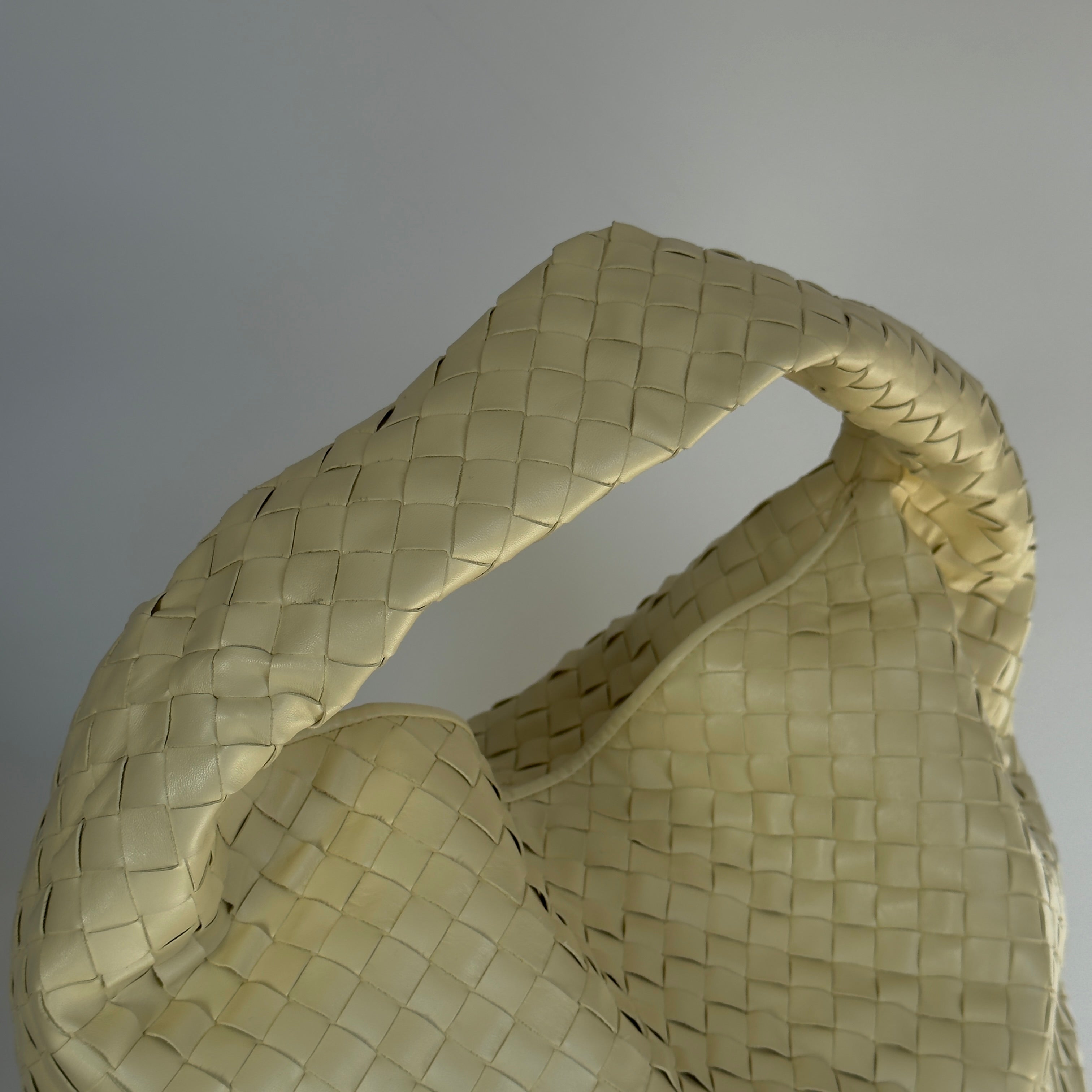 Bottega Veneta Large Intrecciato Hop Bag Chamomile - Queen May