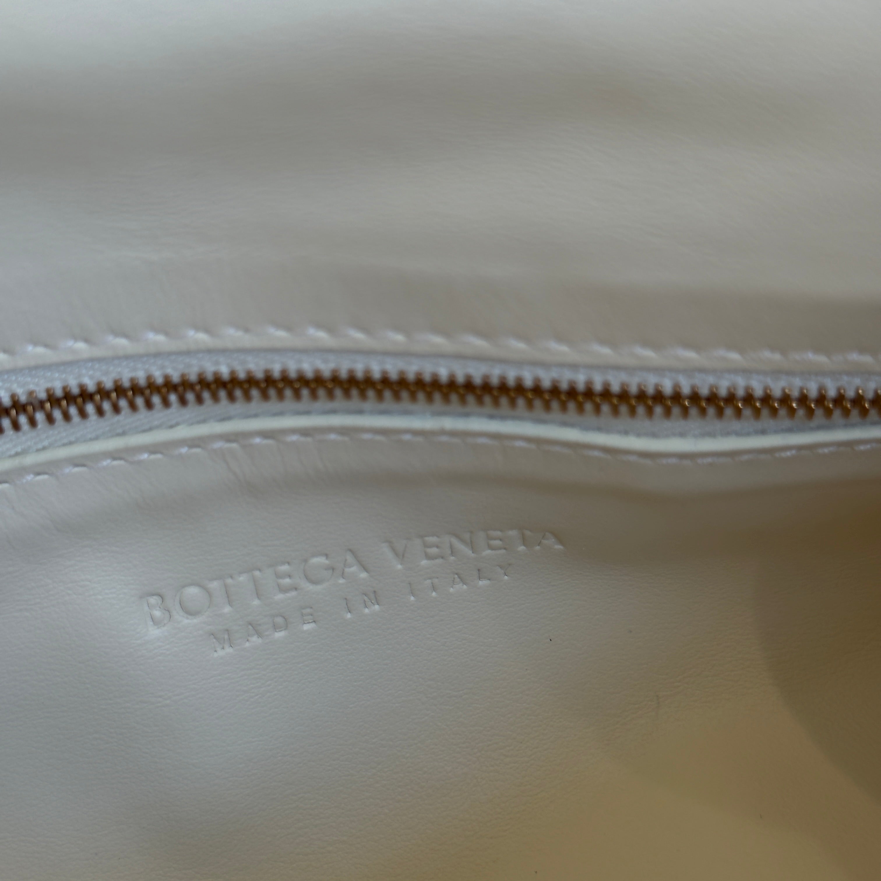 Bottega Veneta Large Intrecciato Hop Bag Chamomile - Queen May