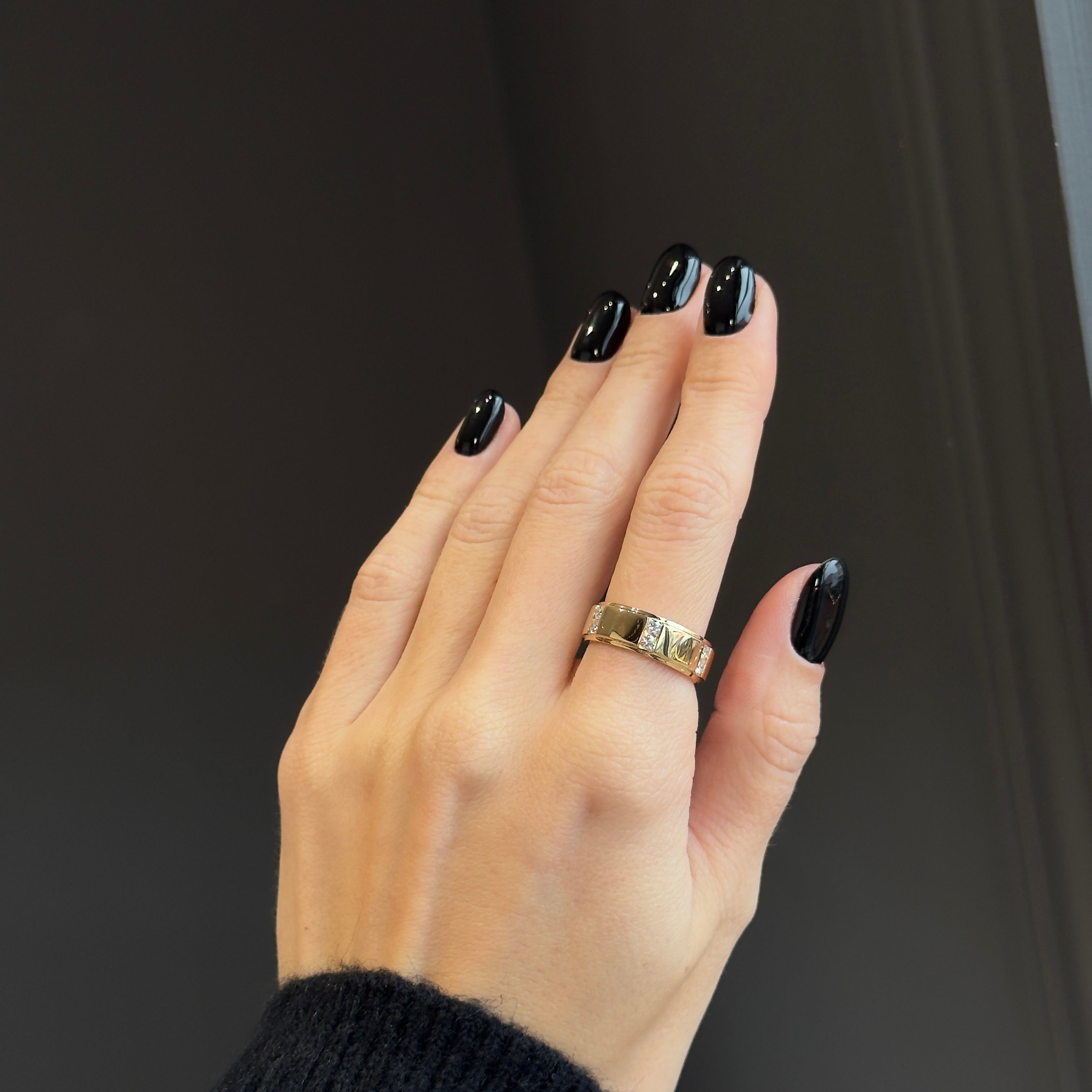 14K Yellow Gold Round Diamond Band - Queen May