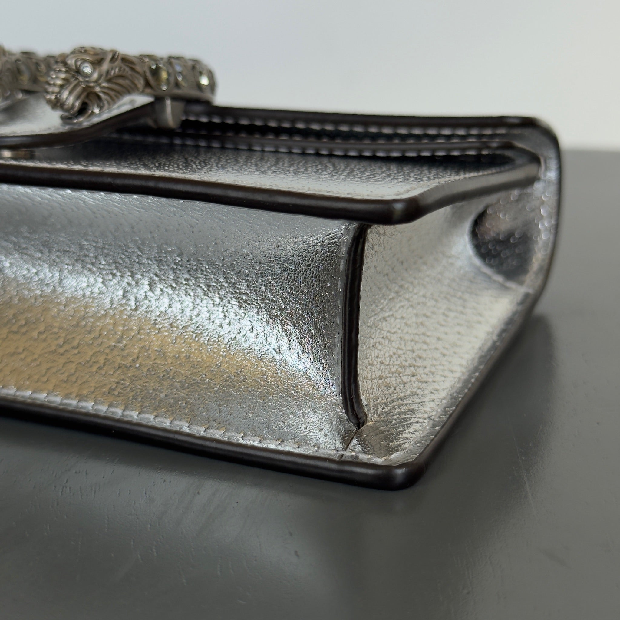 Gucci Super Mini Dionysus Bag In Silver Leather - Queen May