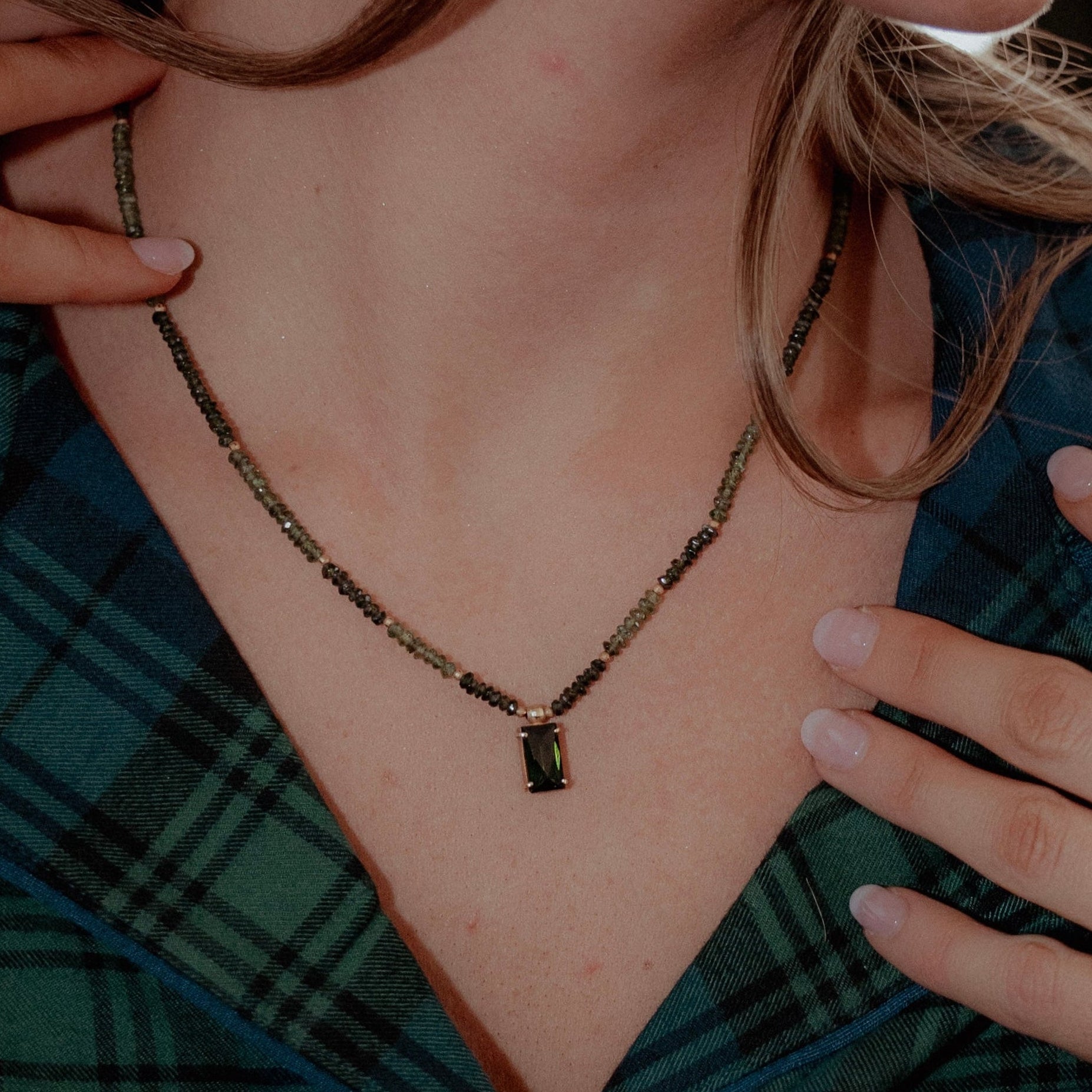 18K Yellow Gold Green Tourmaline Pendant Bead Chain Necklace - Queen May
