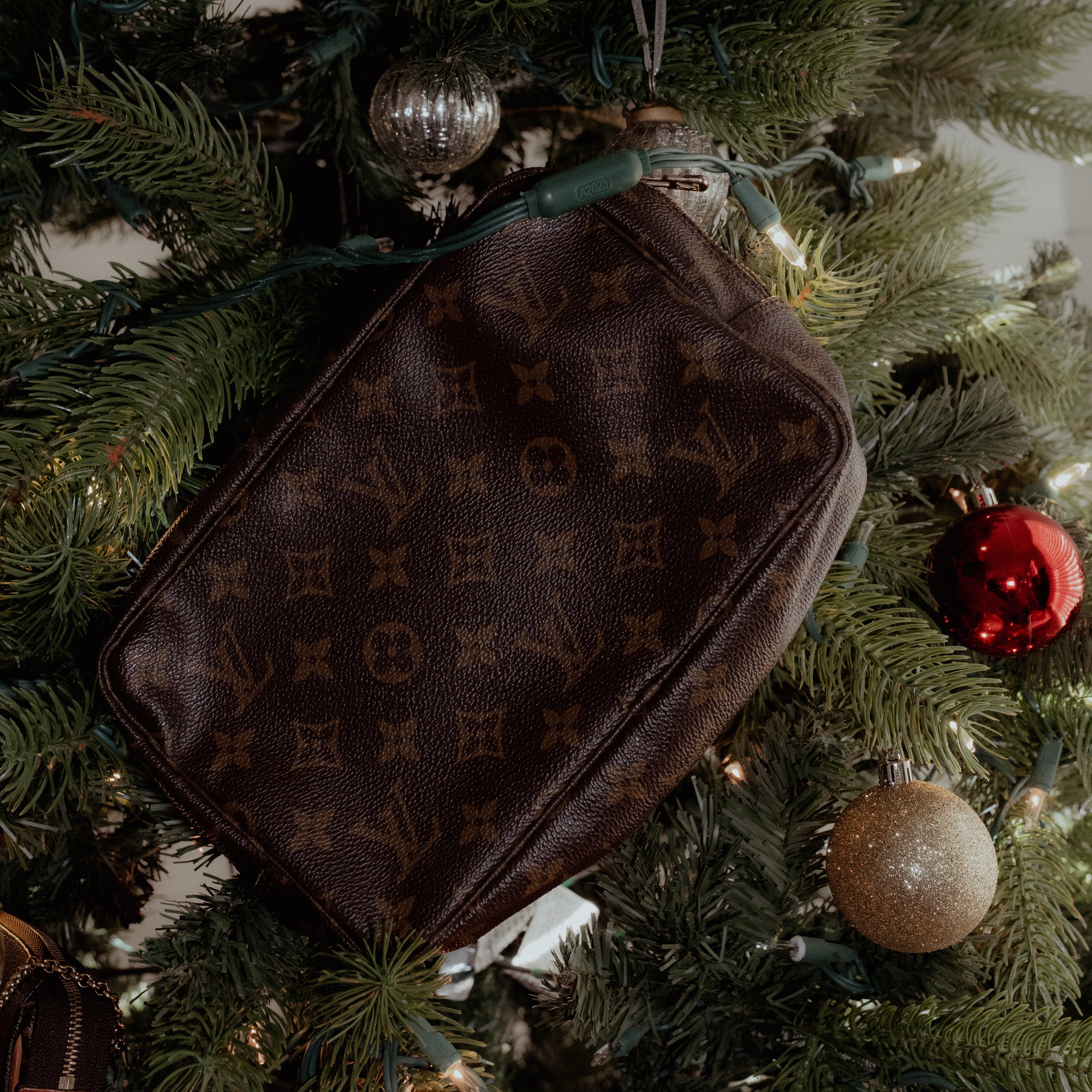 Louis Vuitton Monogram Trousse Toilette 23 - Queen May