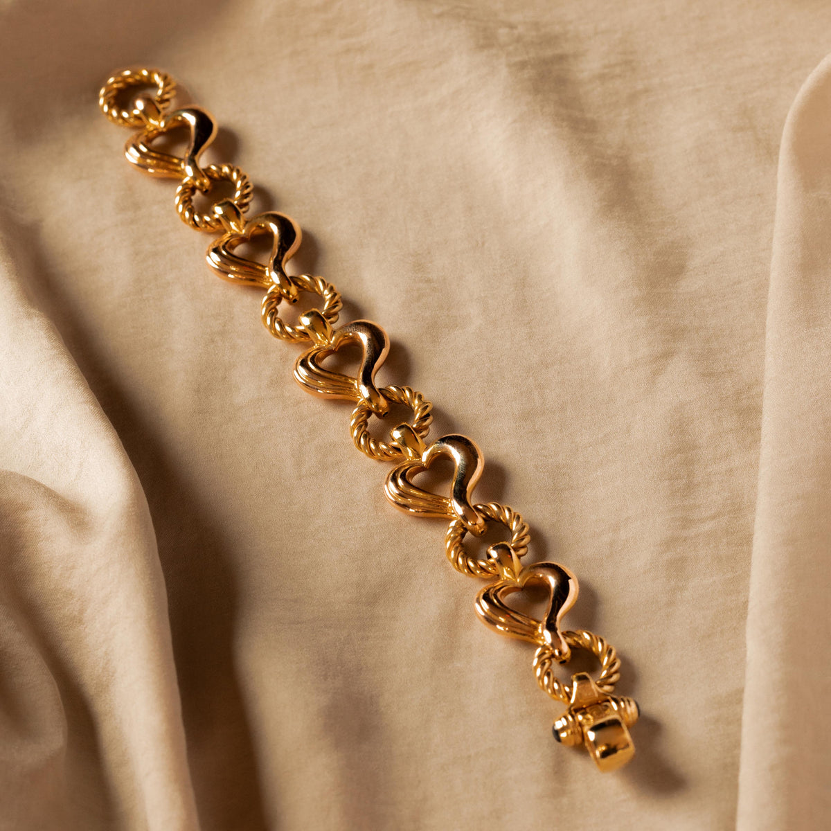14K Yellow Gold Heart Link Bracelet - Queen May