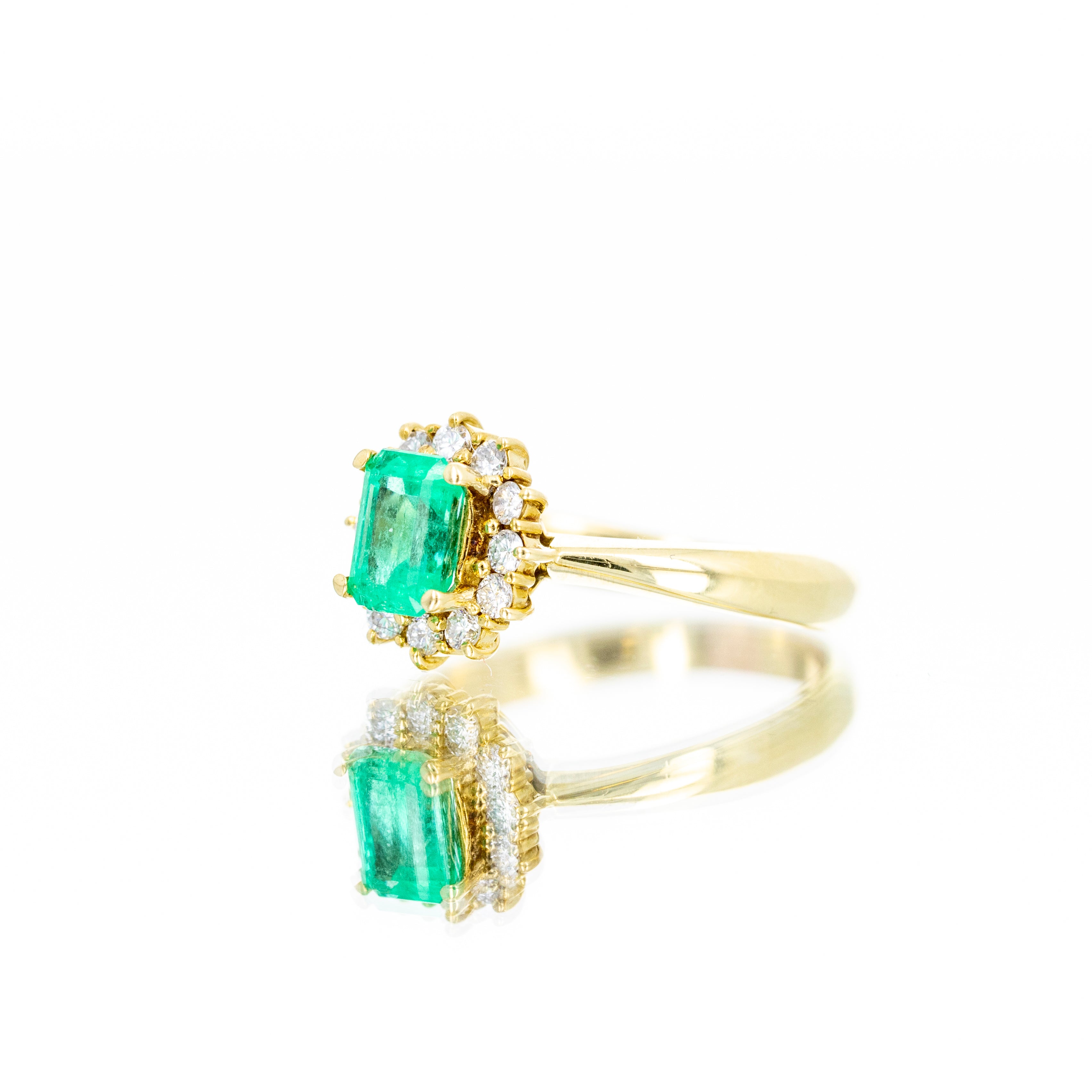 18K Yellow Gold 0.66 Carat Emerald Diamond Halo Ring - Queen May
