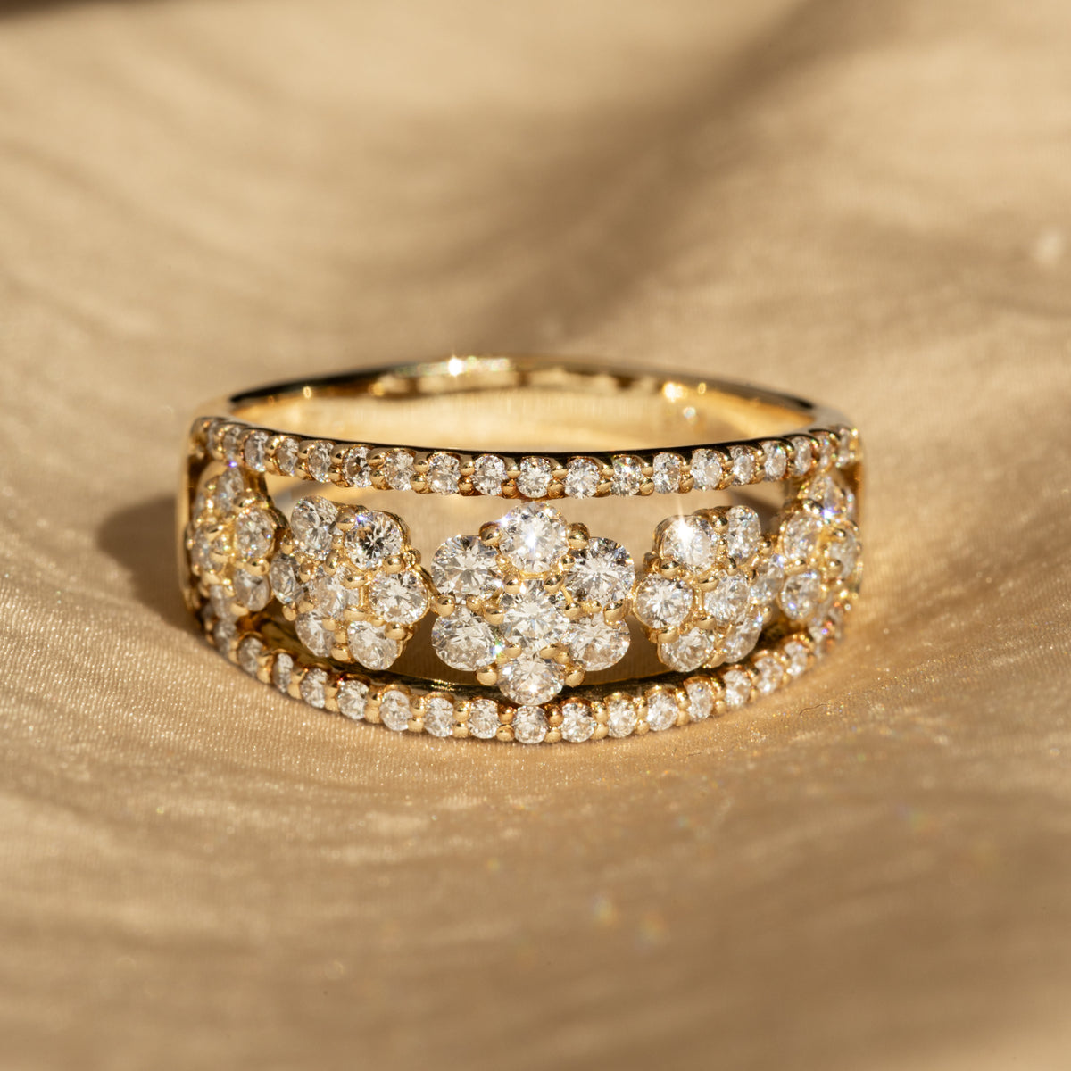18K Yellow Gold 1 Carat Diamond Flower Band - Queen May