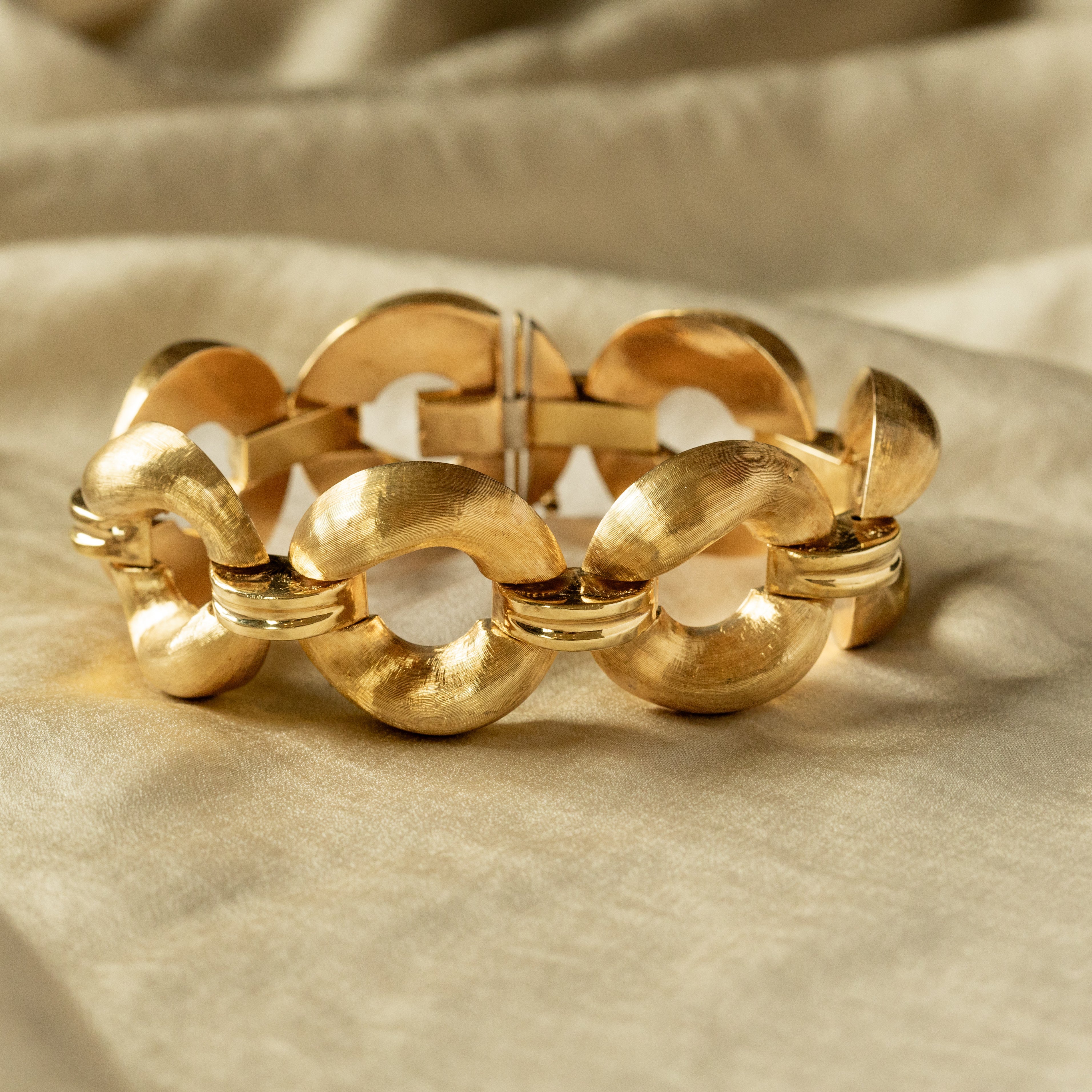 Vintage 18K Yellow Gold Brushed Link Bracelet - Queen May