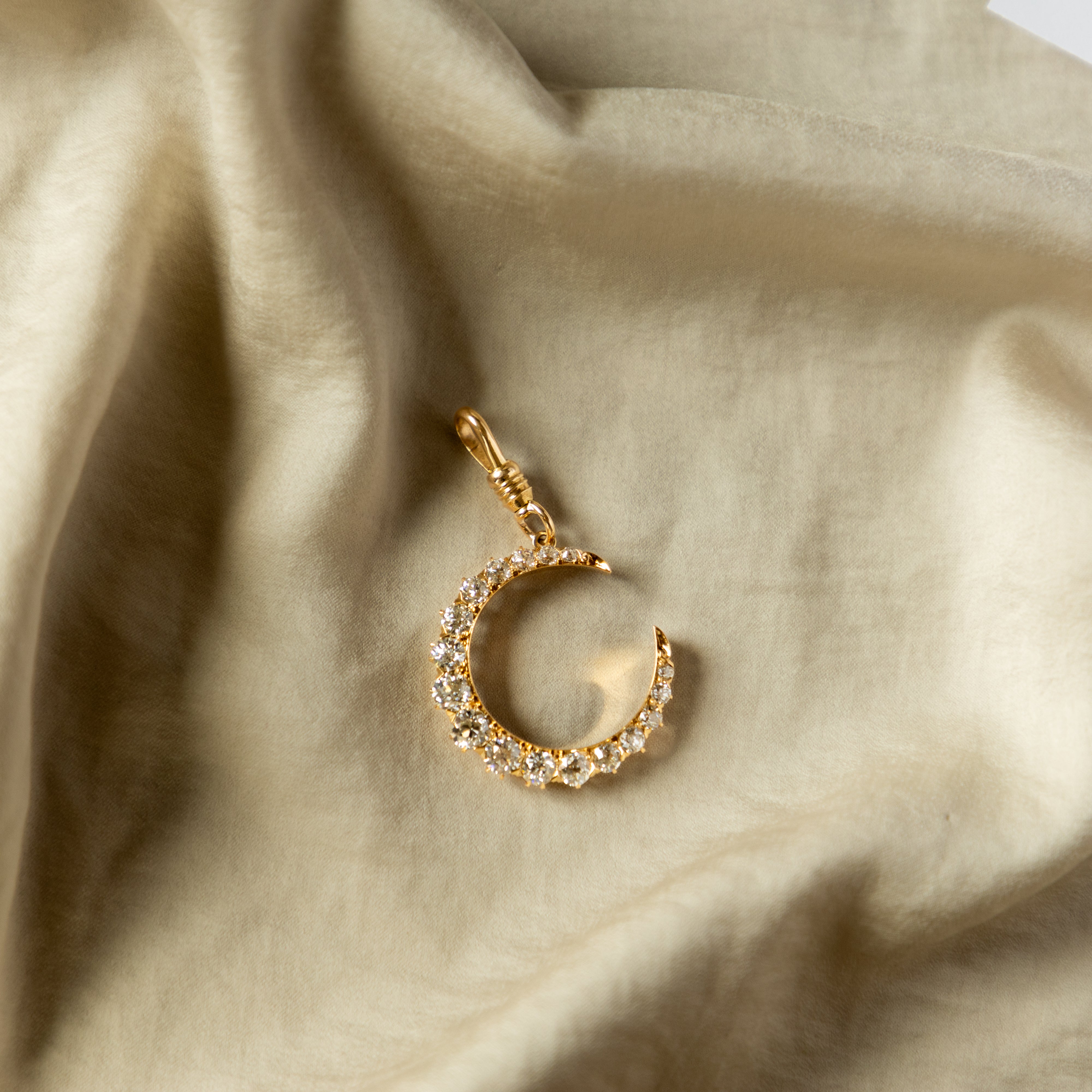 Victorian Crescent Moon Pendant Charm - Queen May