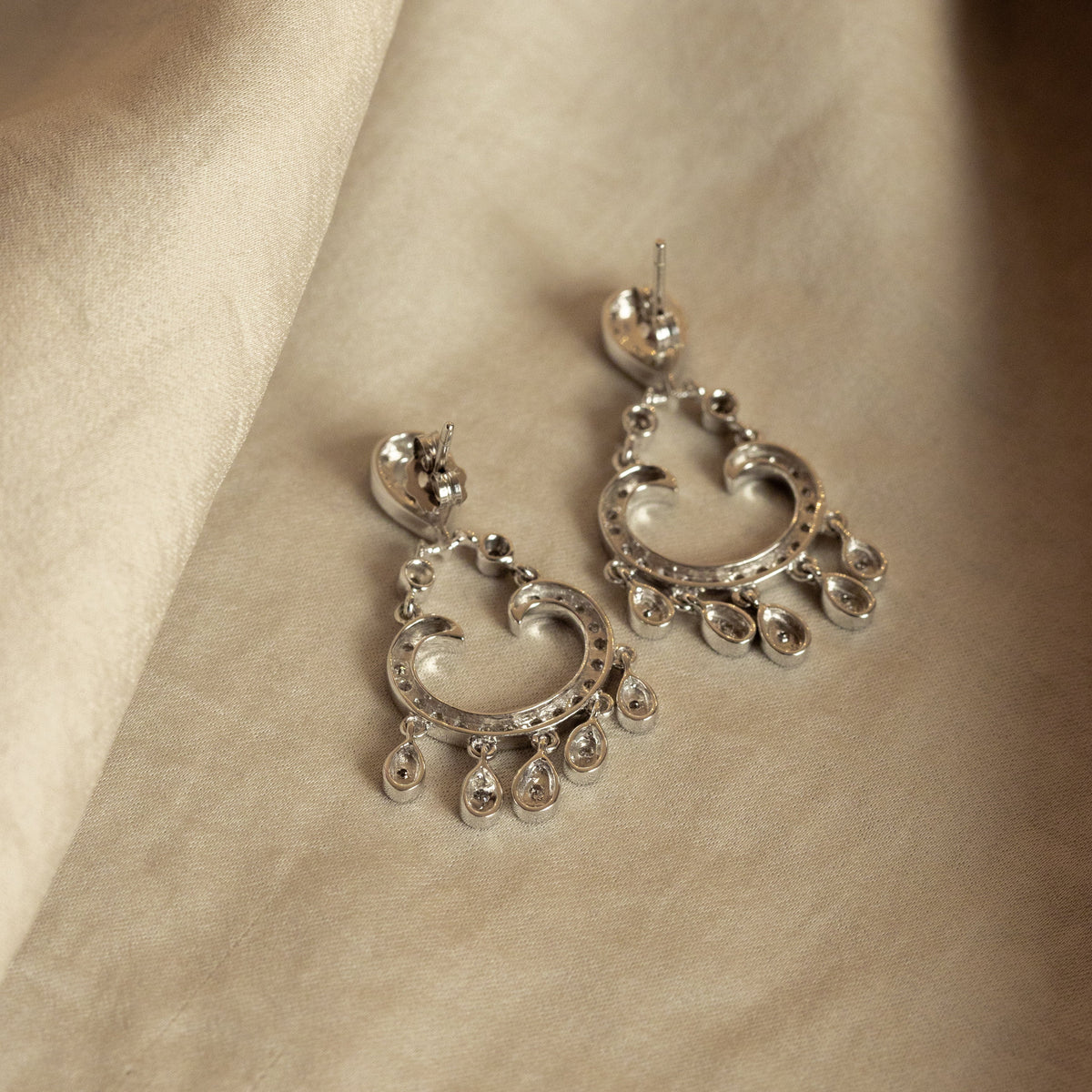 14K White Gold 0.20 Carat Total Weight Diamond Drop Earrings - Queen May
