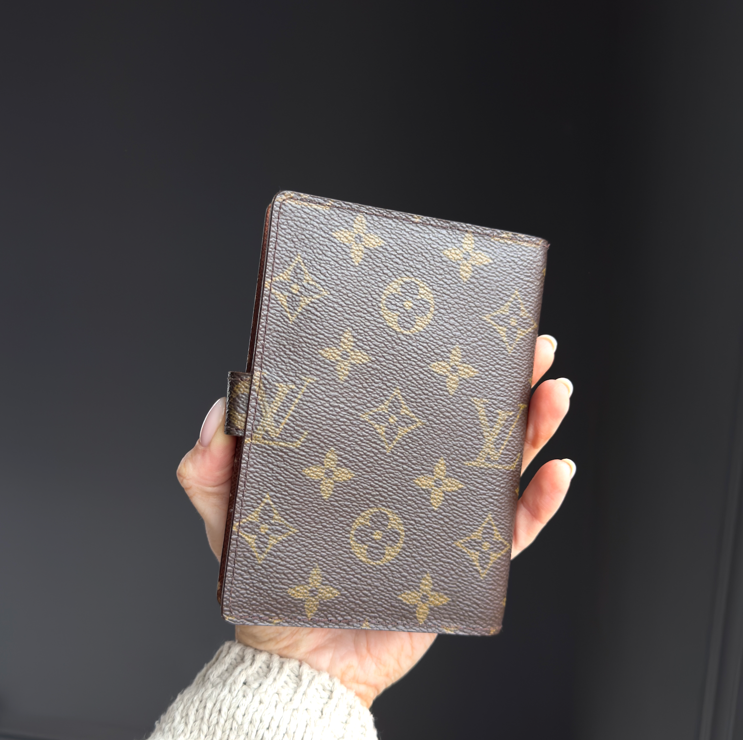 Louis Vuitton Monogram Agenda with Pen - Queen May