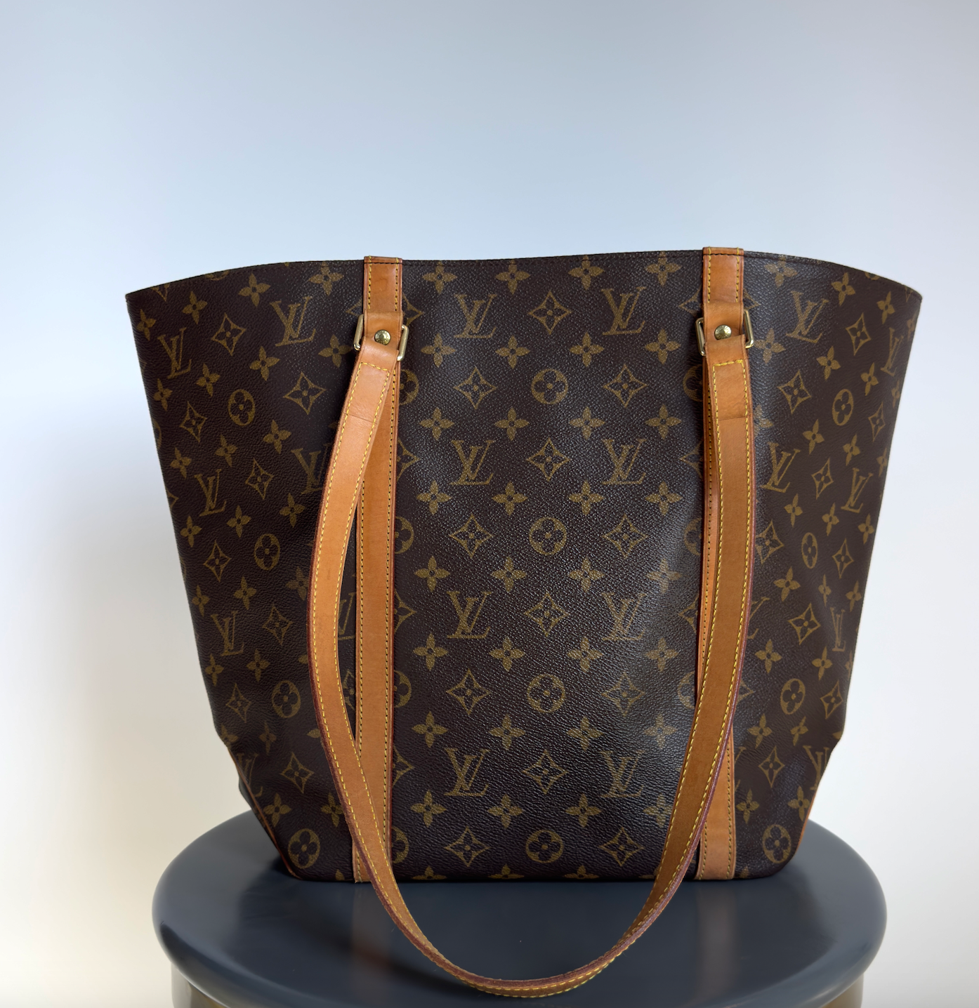Louis Vuitton Monogram Sac Tote - Queen May