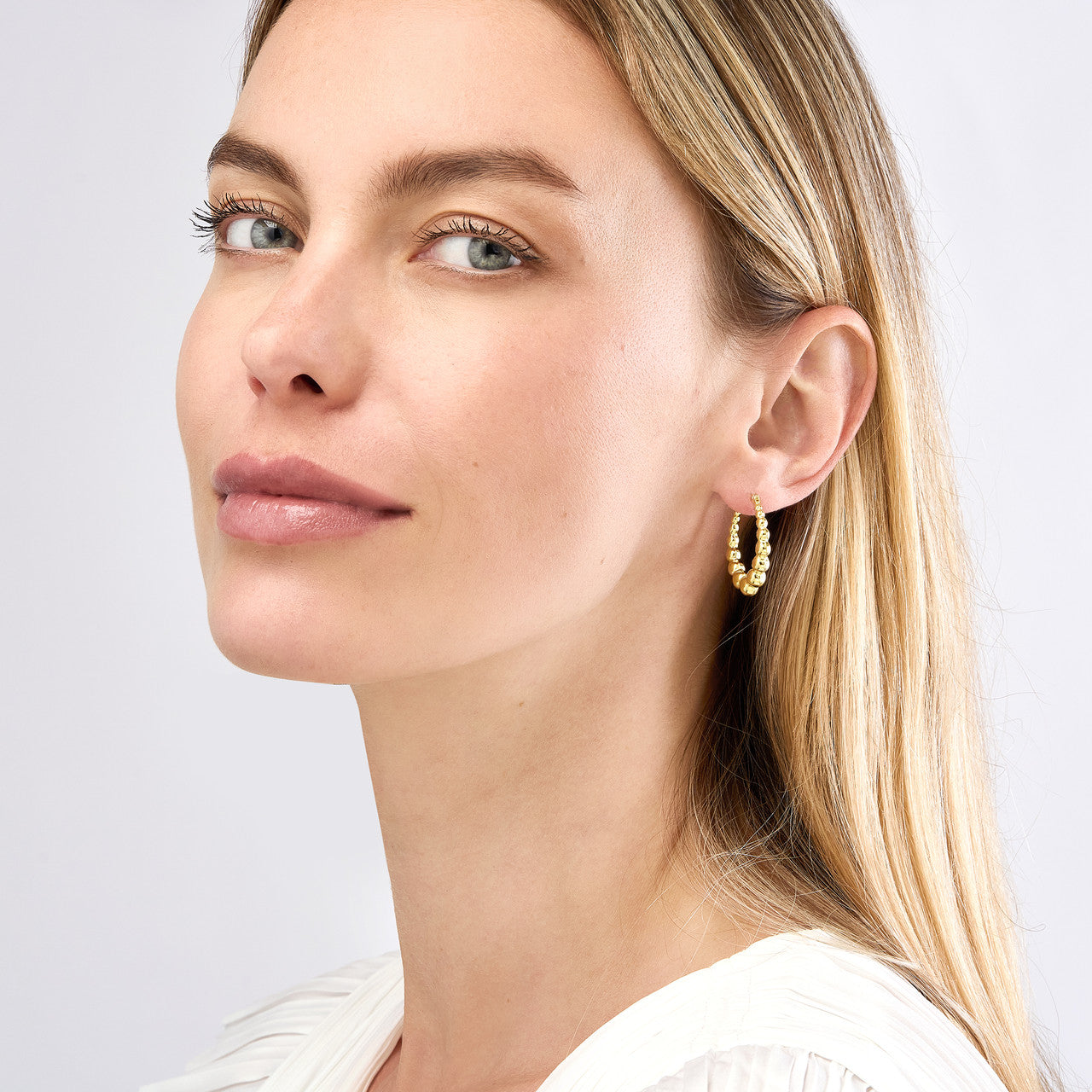 14K Yellow Gold Bead Oval Hoop Earrings - Queen May