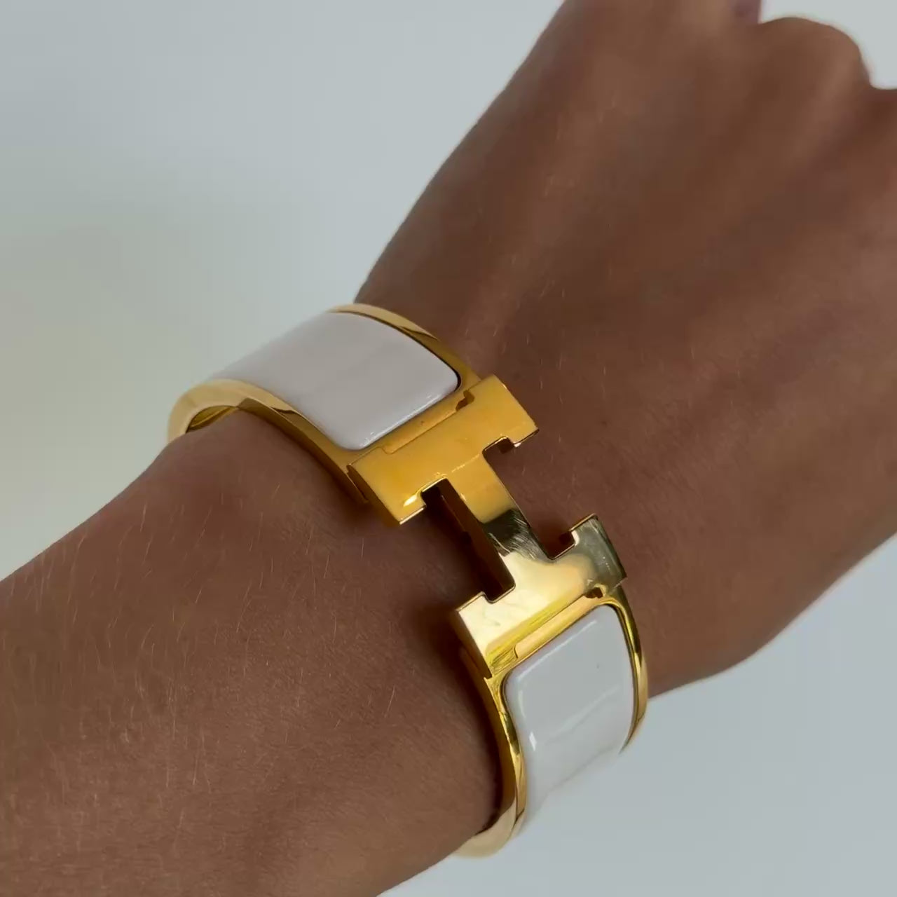 Hermes Click Clack White Enamel Bracelet - Queen May