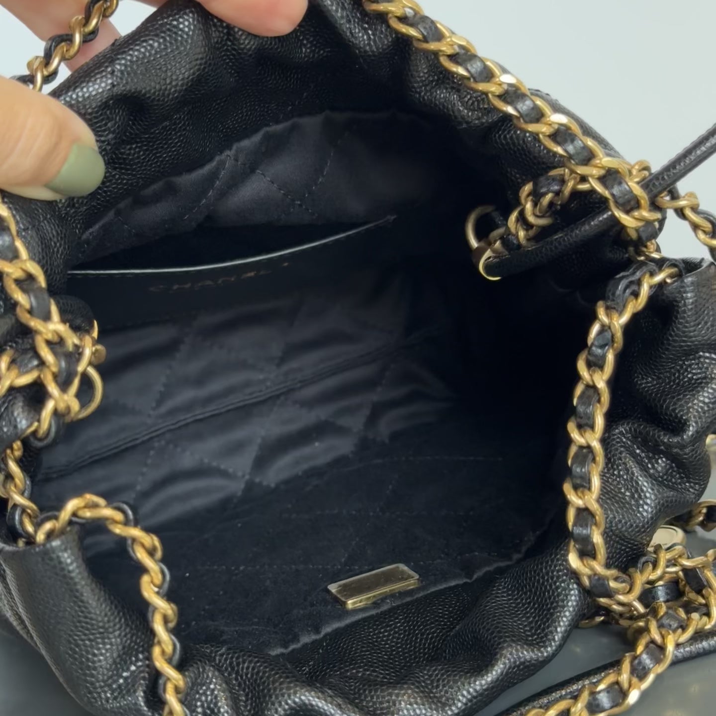 Chanel 22 Mini So Black Caviar - Queen May