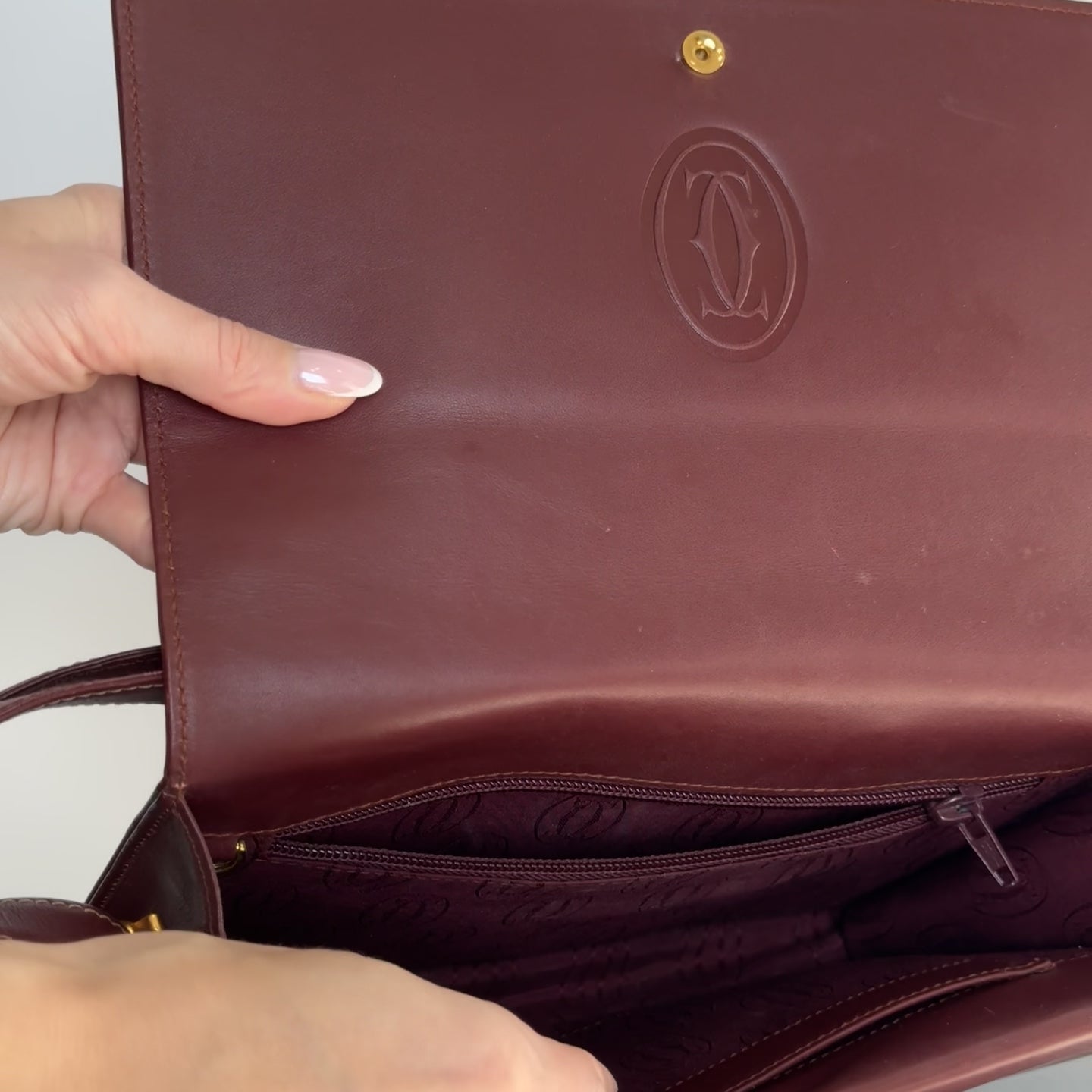 Cartier Must De Cartier Bordeaux Leather Flap Bag - Queen May