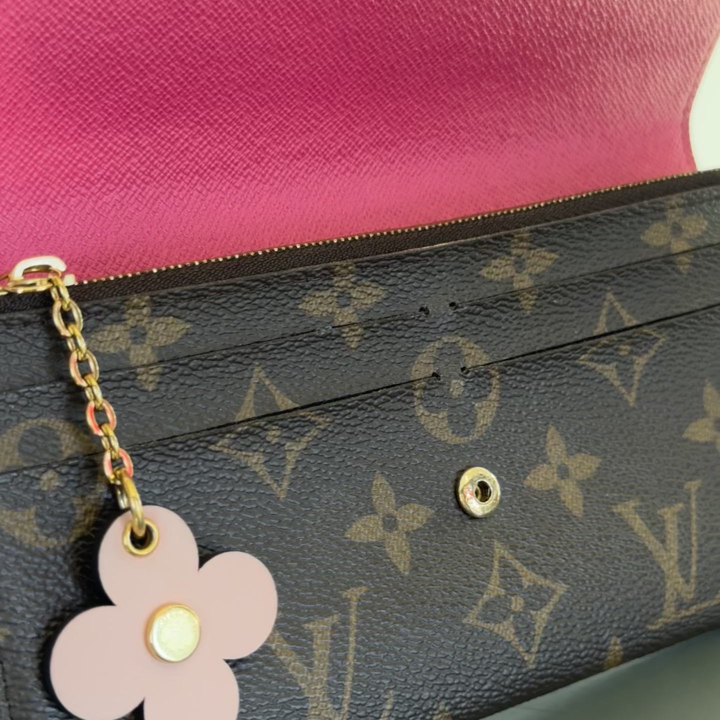 Louis Vuitton Bloom Flower Emilie Wallet - Queen May