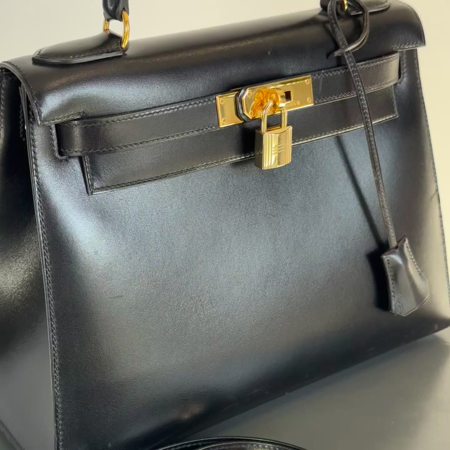 Hermes Black Box Kelly 28 Sellier Bag - Queen May