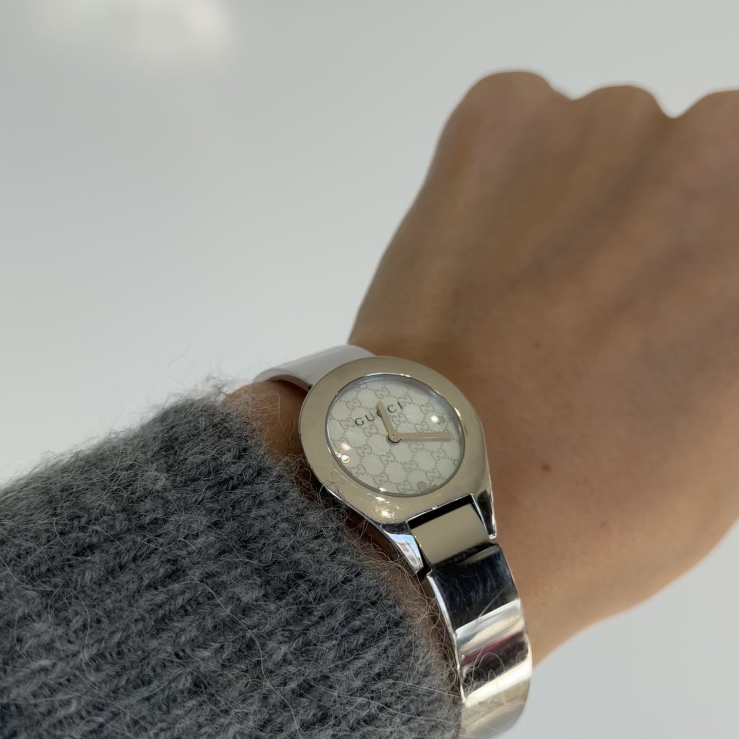 Gucci 6700L Stainless Steel Mother Of Pearl Dial Bangle Watch - Queen May
