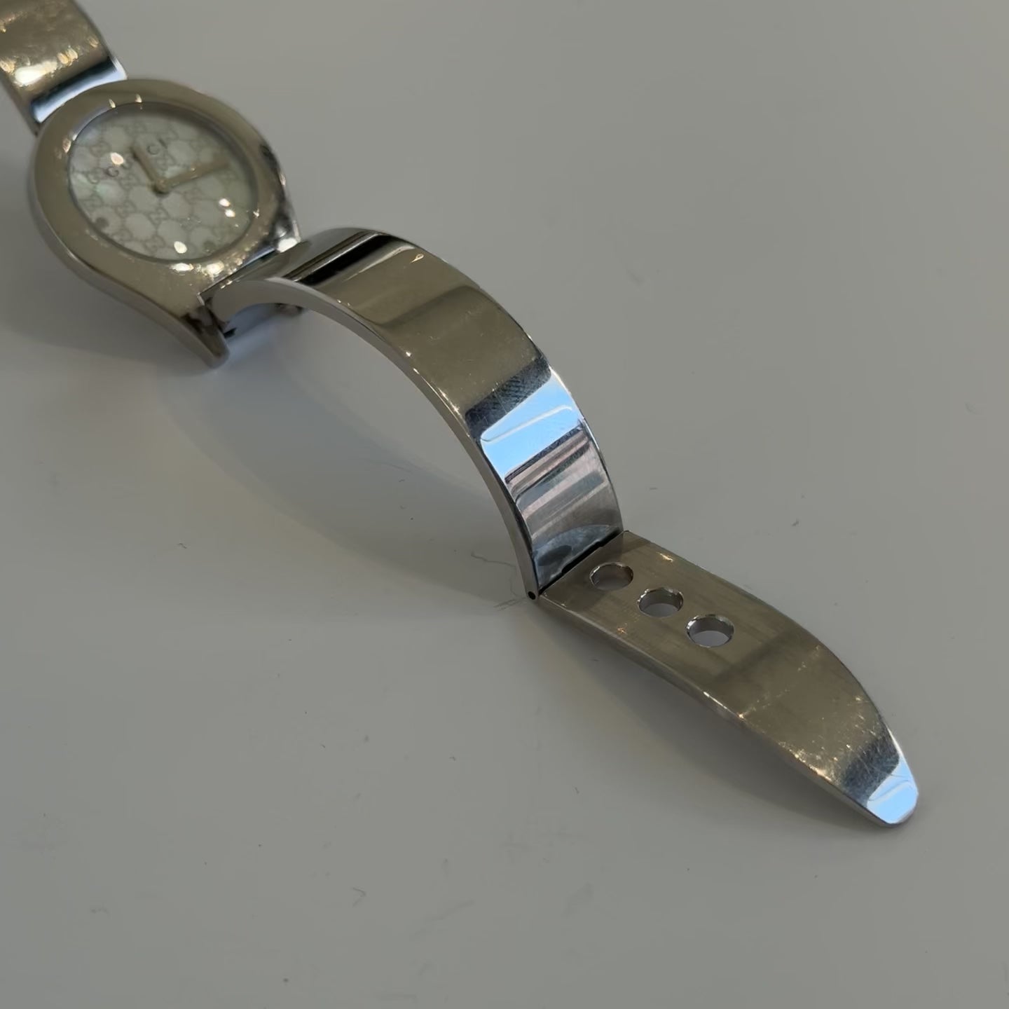 Gucci 6700L Stainless Steel Mother Of Pearl Dial Bangle Watch - Queen May