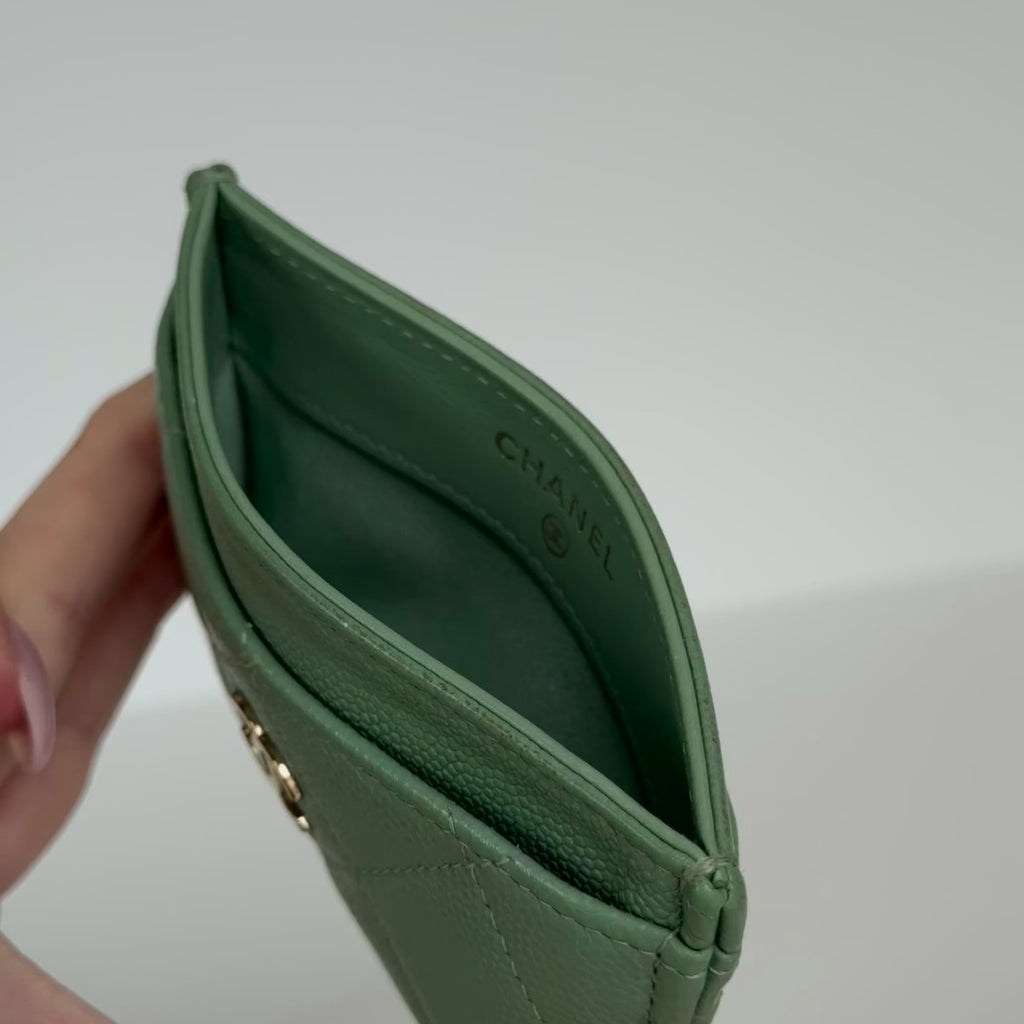 Chanel Interlocking CC Logo Card Holder Green - Queen May