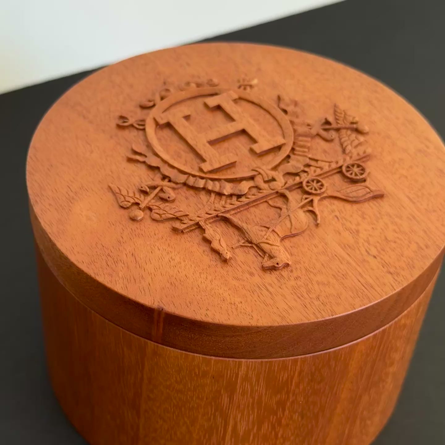 Hermes Ex-Libris Mahogany Twilly Box - Queen May