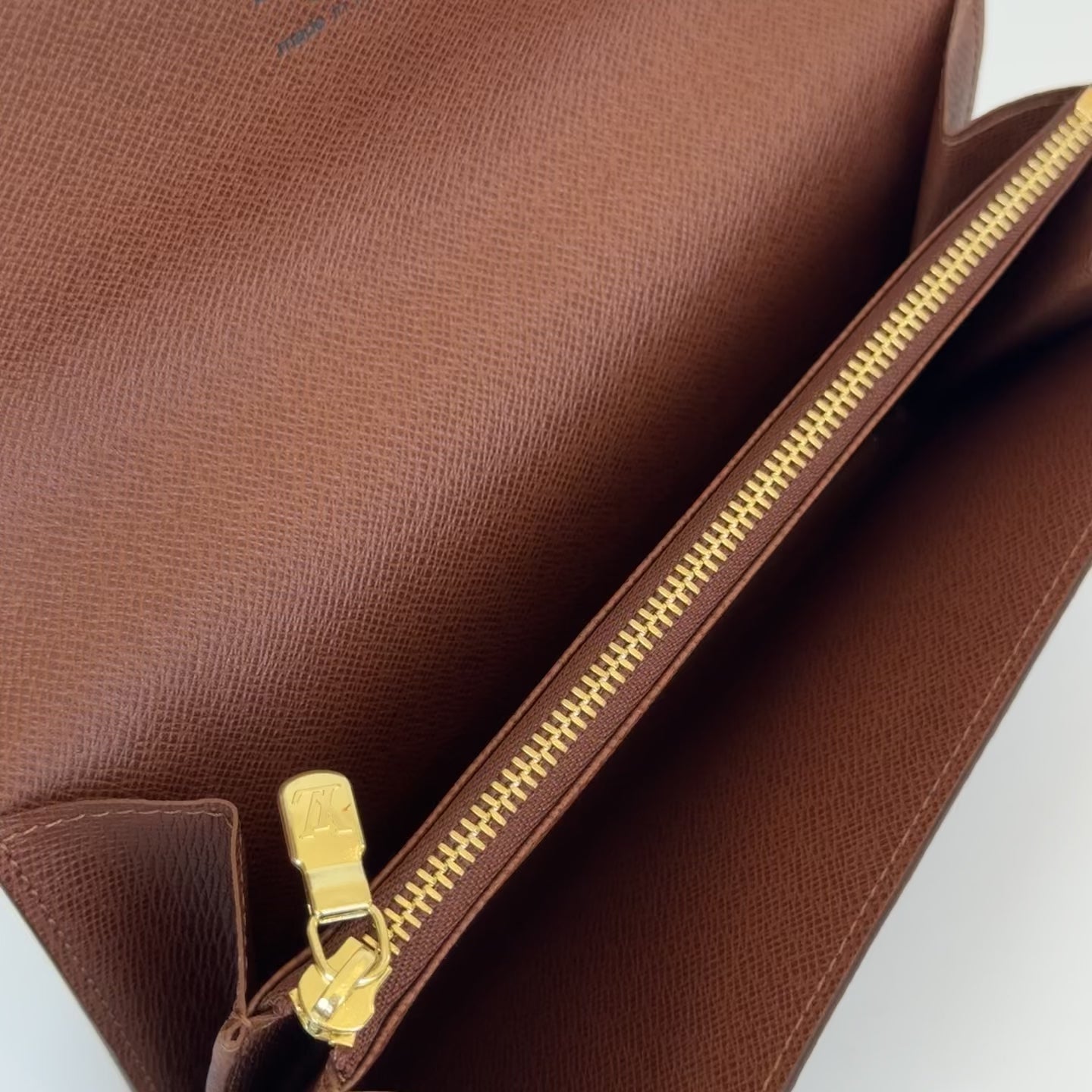 Louis Vuitton Sarah Wallet - Queen May