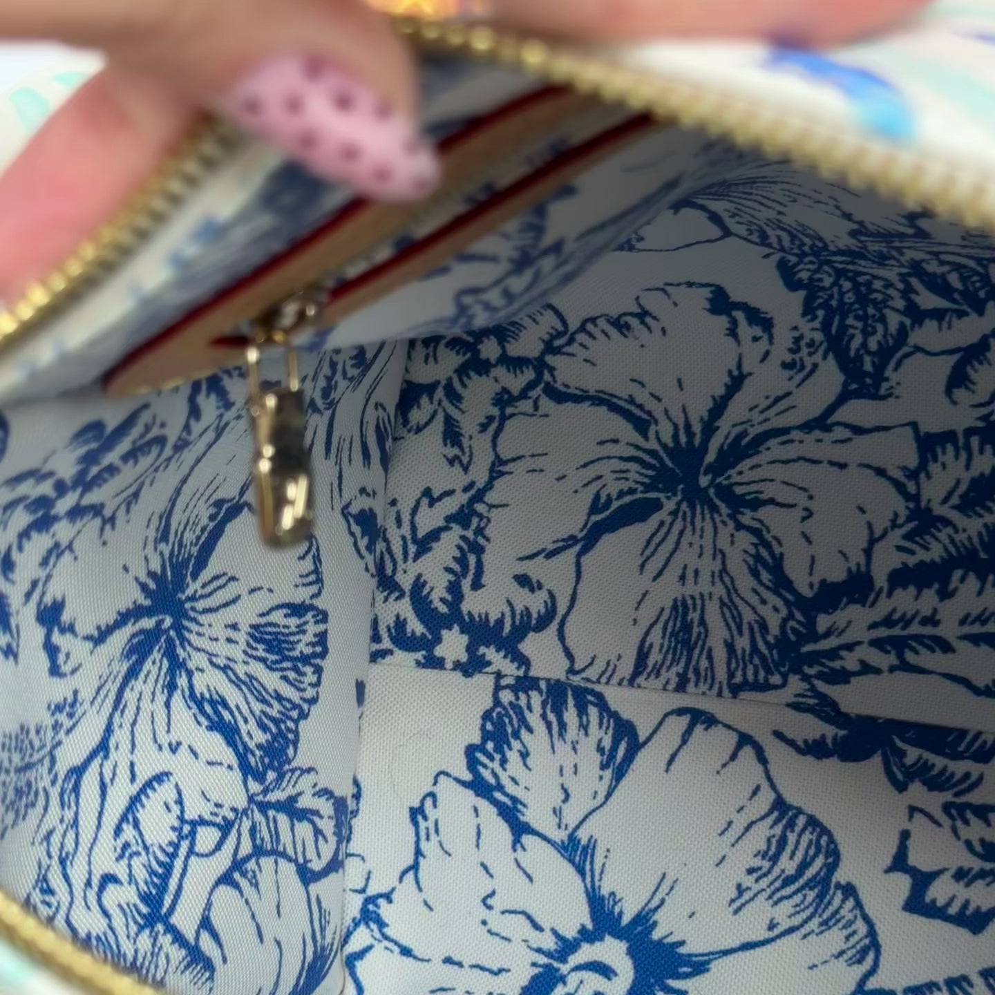 Louis Vuitton Speedy 25 Bandouliere By The Pool - Queen May