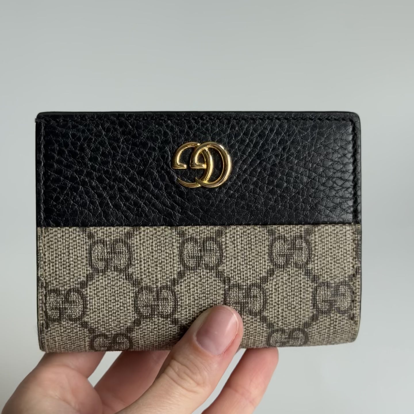 Gucci GG Marmont Bi-Color Card Case Wallet In Black Leather - Queen May