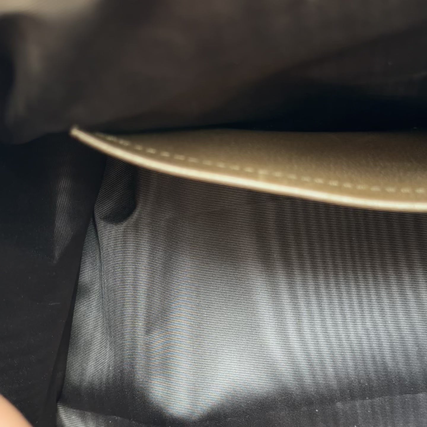 Louis Vuitton Monogram Golden Arrow - Queen May